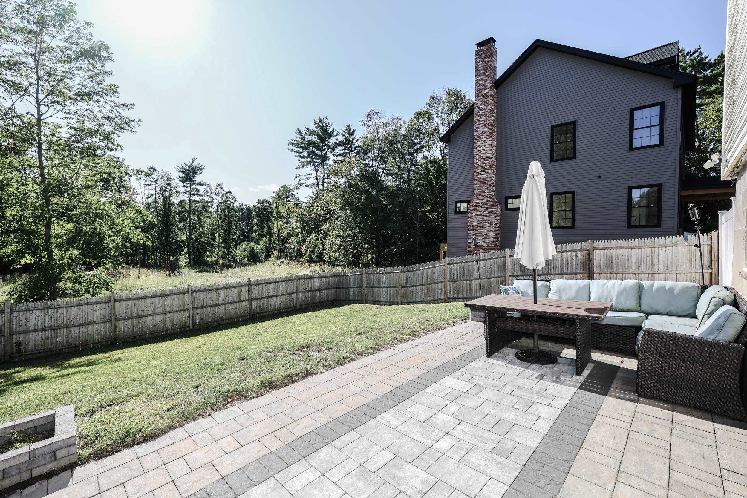 Photo 3 of Single family home for sale at 236 Drakeside Rd, Hampton, NH 03842 | MLS# 5109850 | Listing updated on 2026-09-17