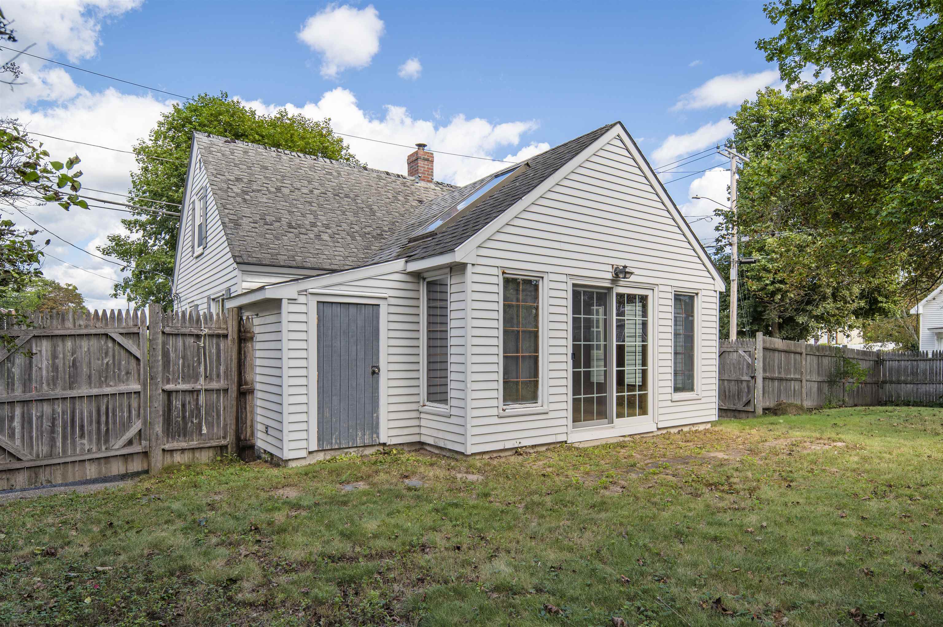 Photo 4 of Single family home for sale at 10 Sylvain St, Rochester, NH 03867 | MLS# 5109863 | Listing updated on 2026-09-16