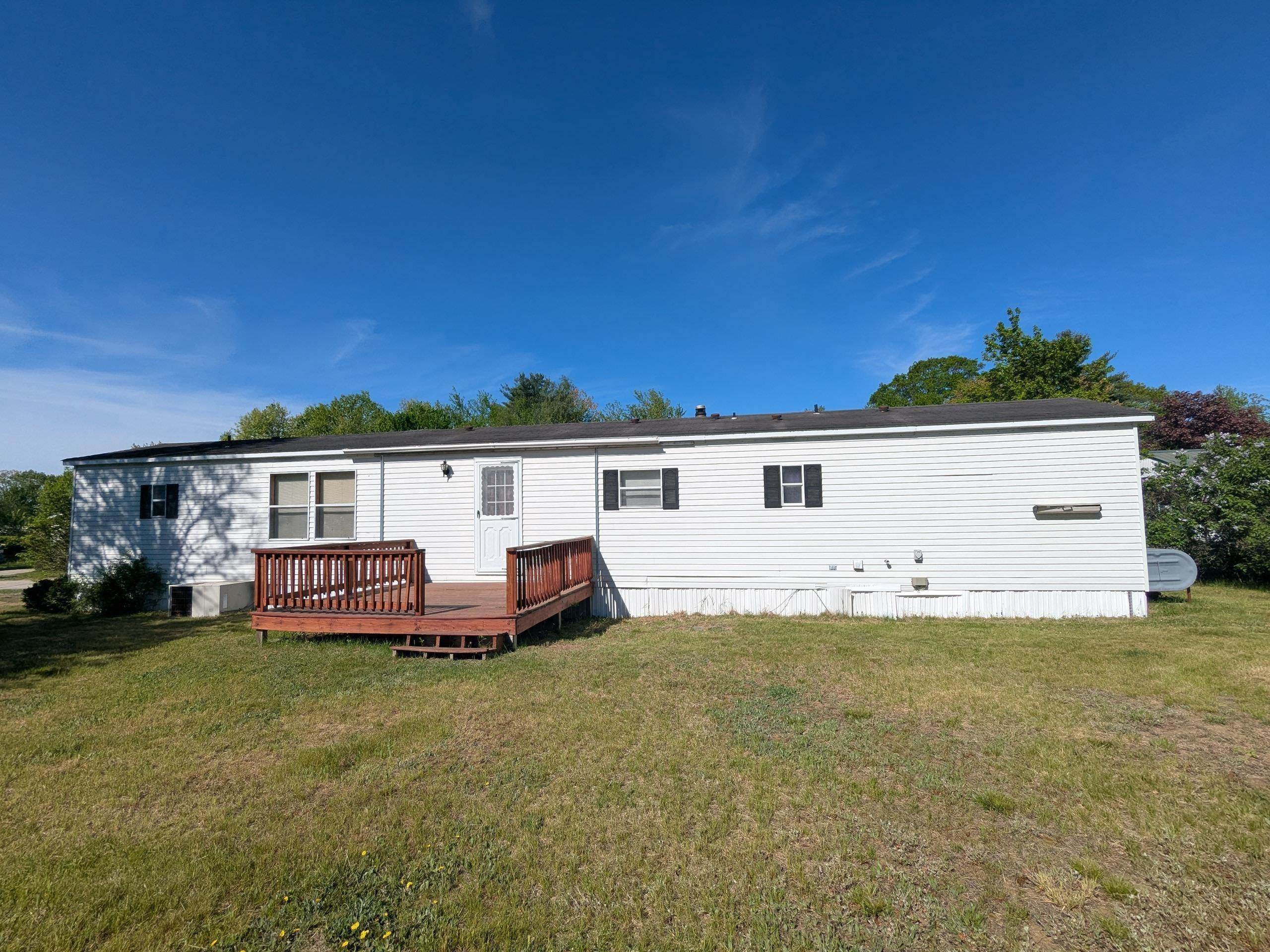 Photo 3 of Manufactured home for sale at 32 Skyline Dr, Rochester, NH 03867 | MLS# 5109877 | Listing updated on 2026-09-15