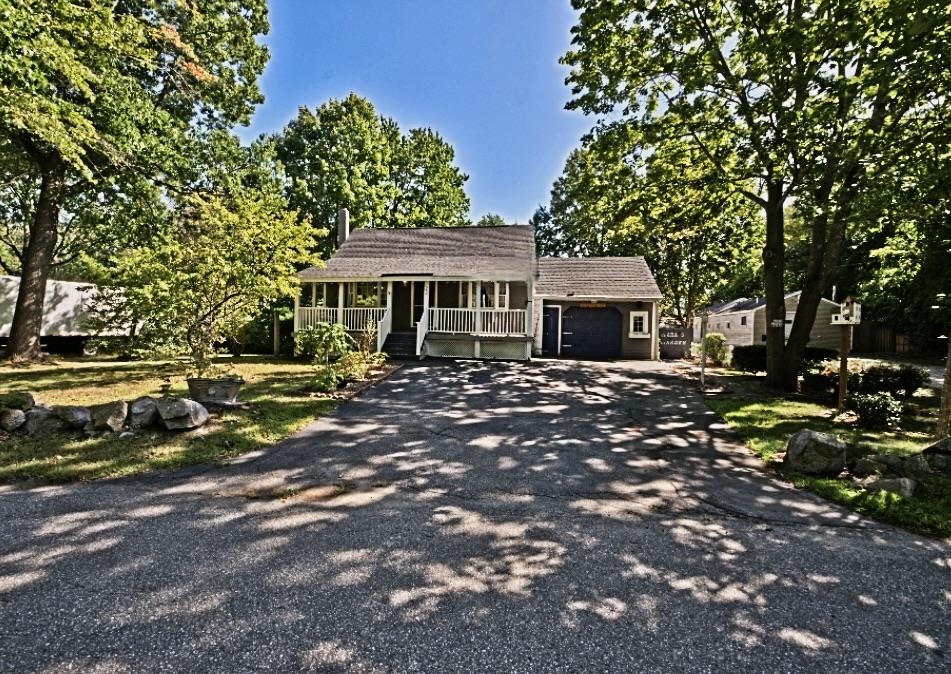 Photo 2 of Single family home for sale at 22 Adams Ave, Seabrook, NH 03874 | MLS# 5109916 | Listing updated on 2026-09-19