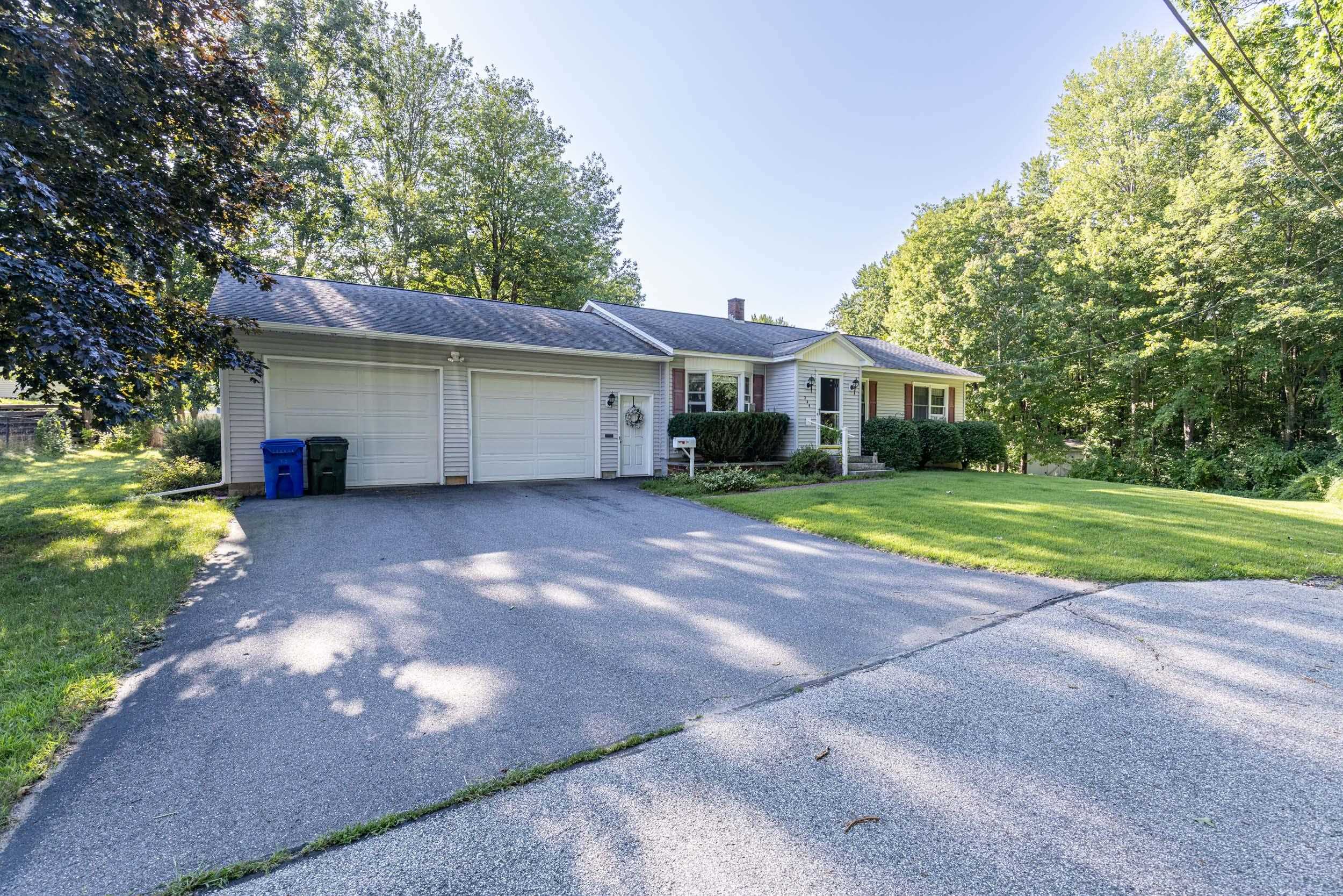 Photo 3 of Single family home for sale at 244 Morgan St, Manchester, NH 03102 | MLS# 5109933 | Listing updated on 2026-09-17