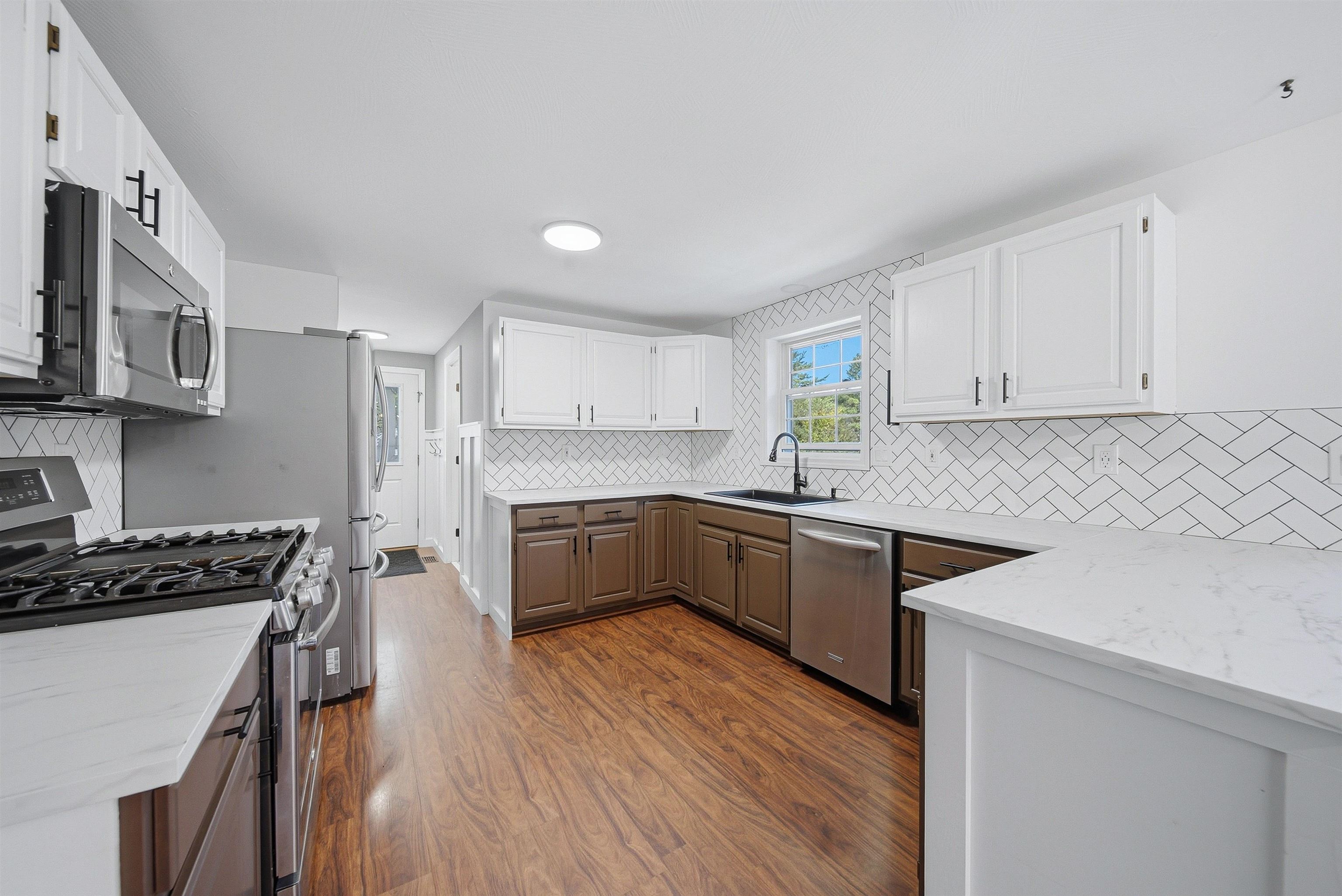 Photo 3 of Single family home for sale at 71 Jefferson Dr, Hillsborough, NH 03244 | MLS# 5109949 | Listing updated on 2026-09-18