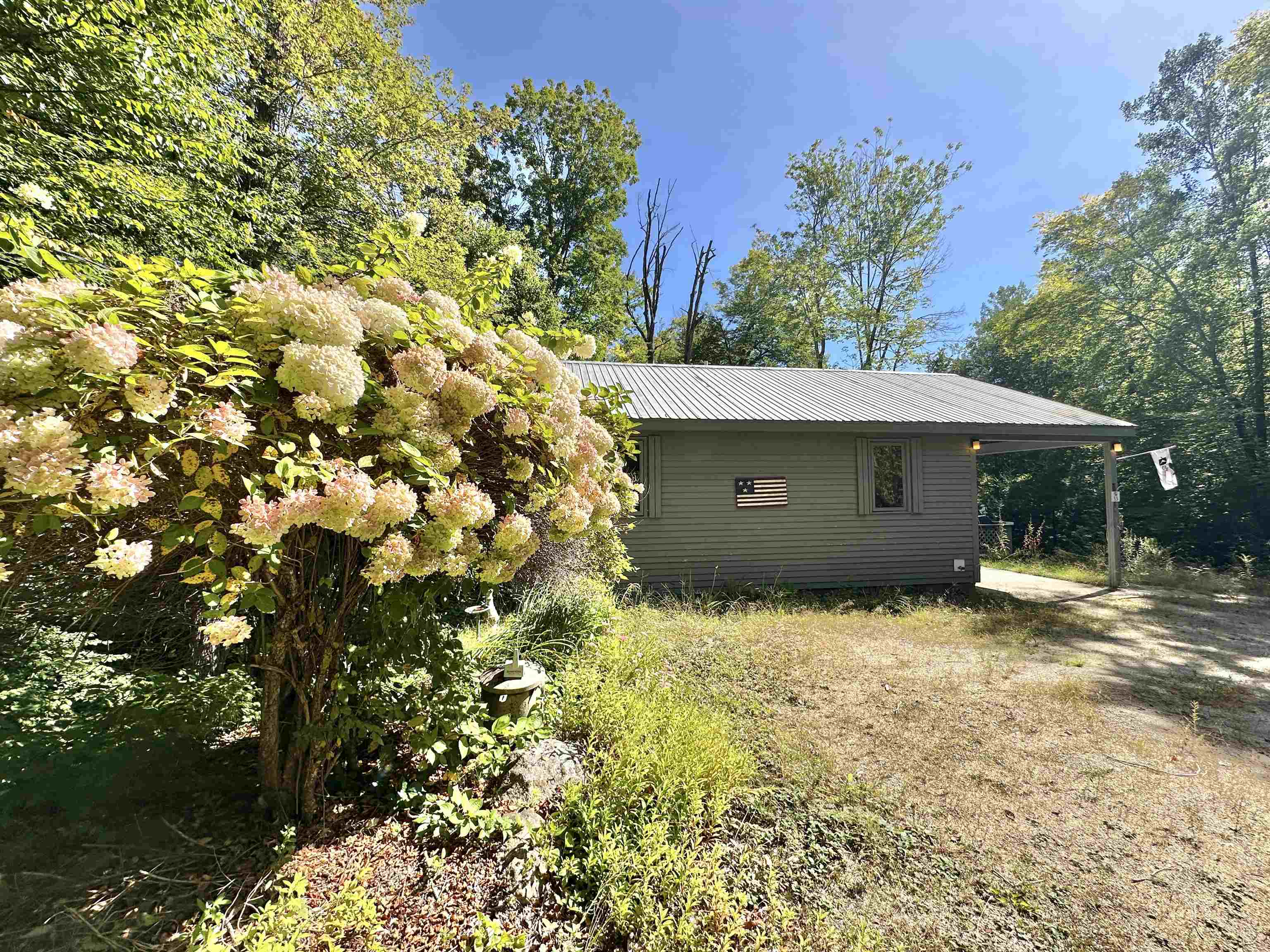 Photo 2 of Single family home for sale at 33 Little Shore Dr, Madison, NH 03849 | MLS# 5109976 | Listing updated on 2026-09-19