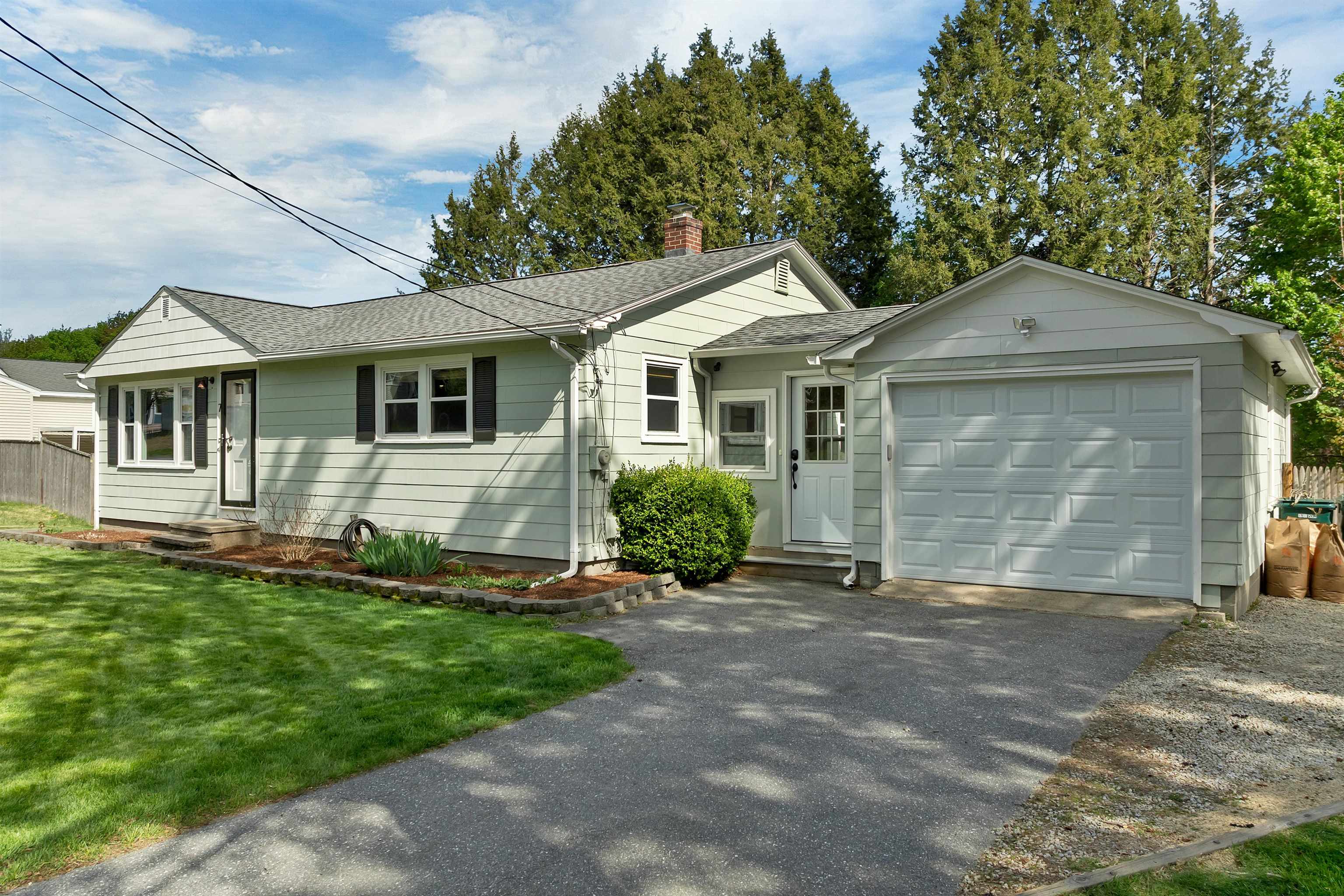 7 Pleasant Street, Merrimack, NH photo 2