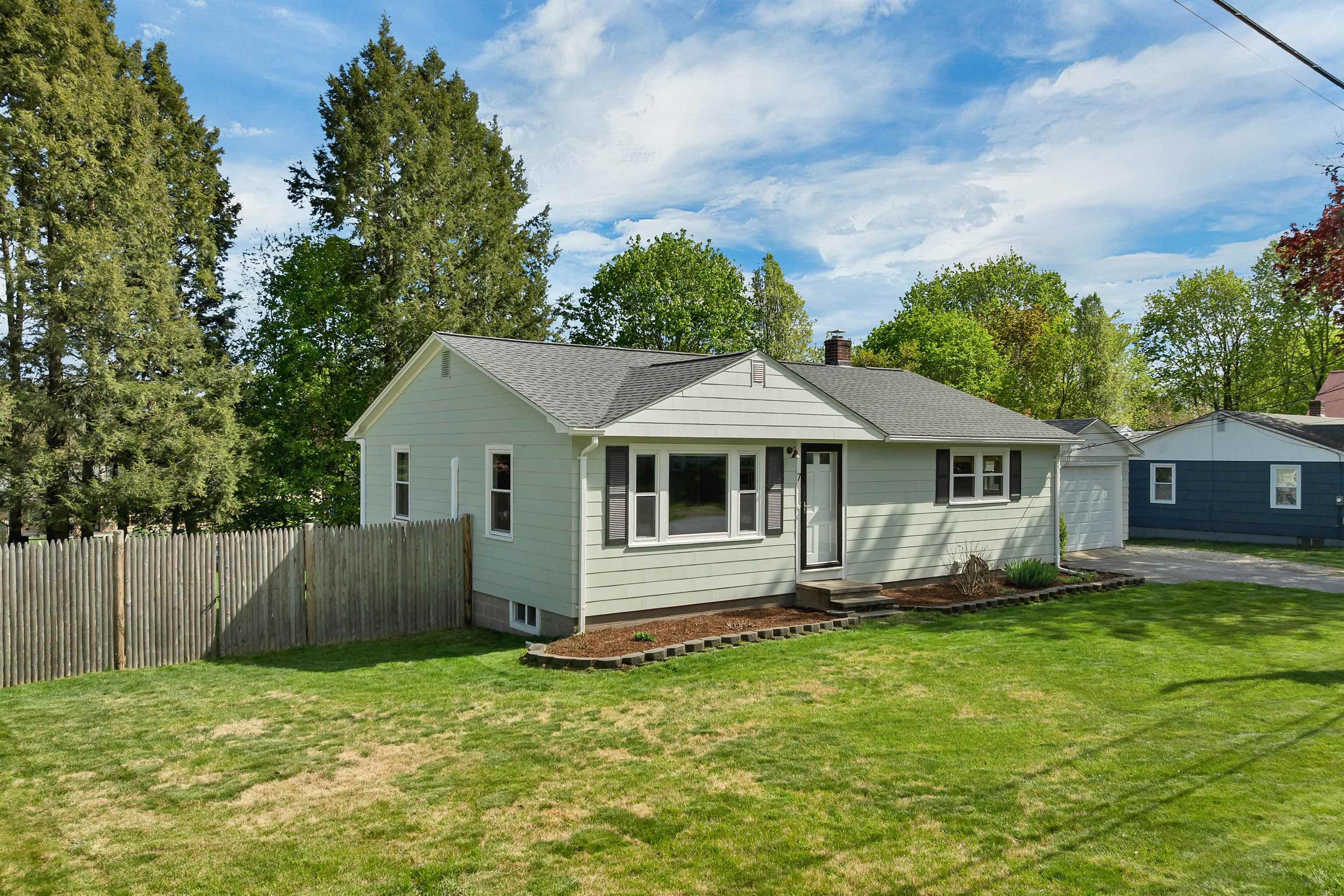 7 Pleasant Street, Merrimack, NH photo 3