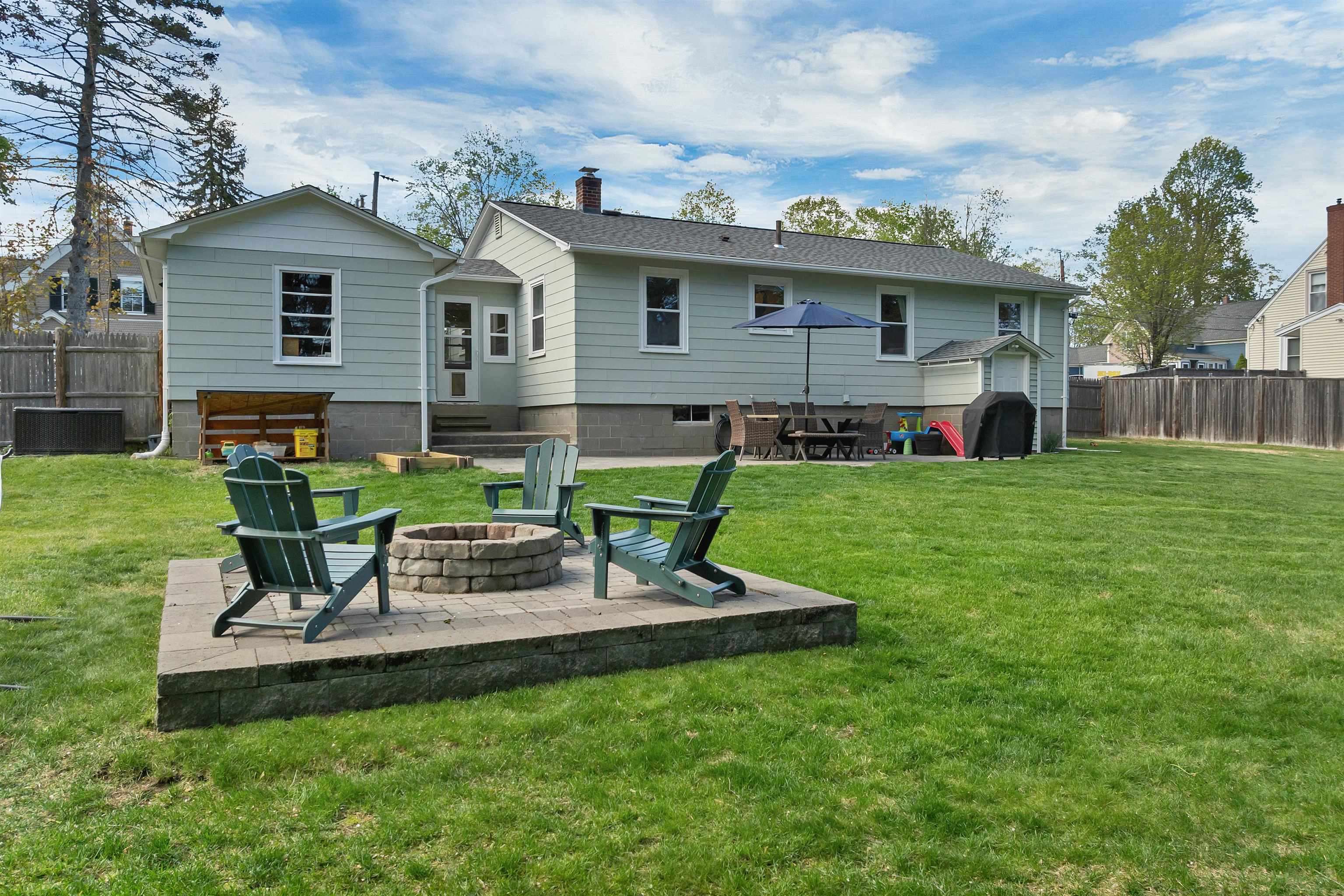 7 Pleasant Street, Merrimack, NH photo 4