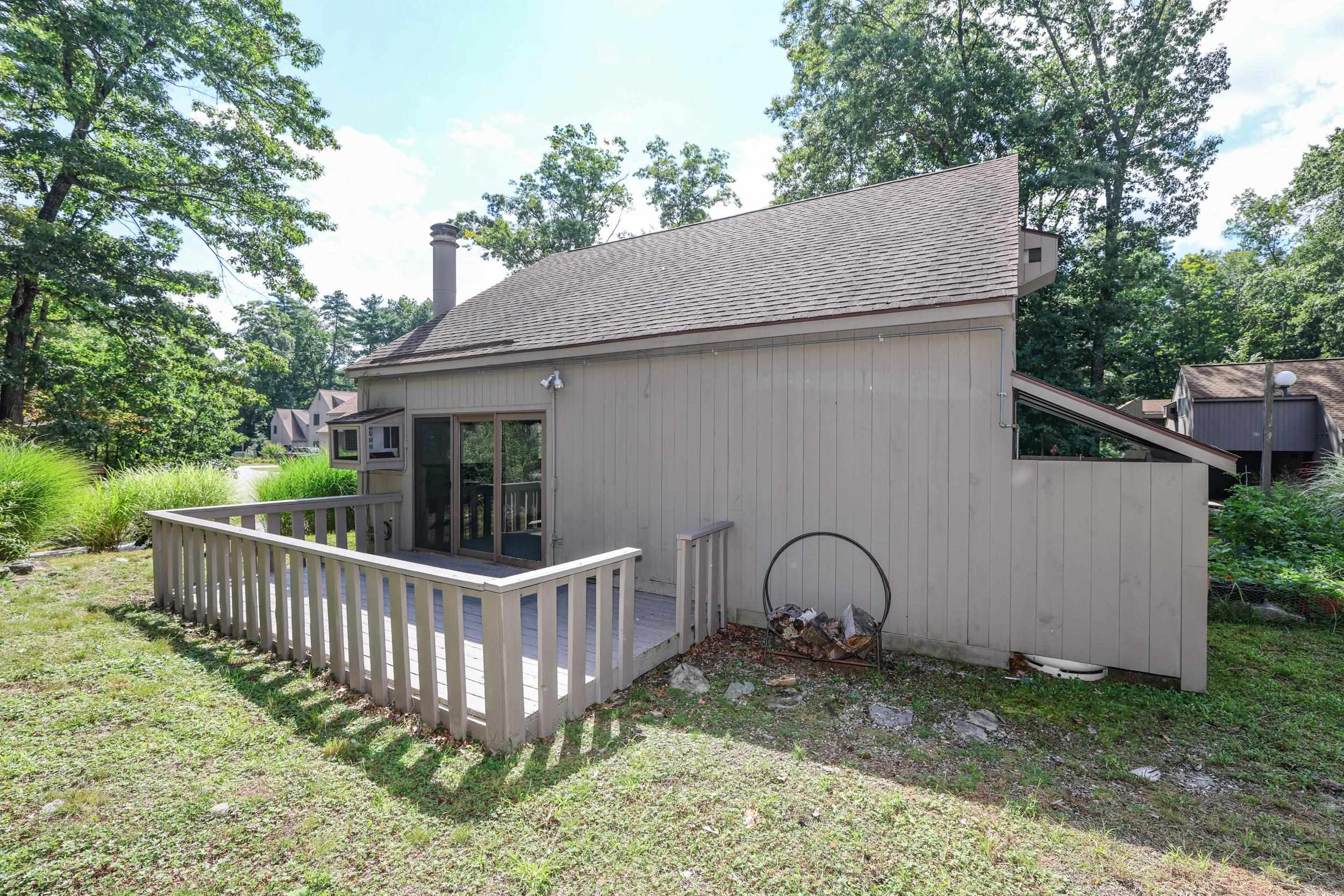 105 Coburn Woods Drive, Nashua, NH photo 5
