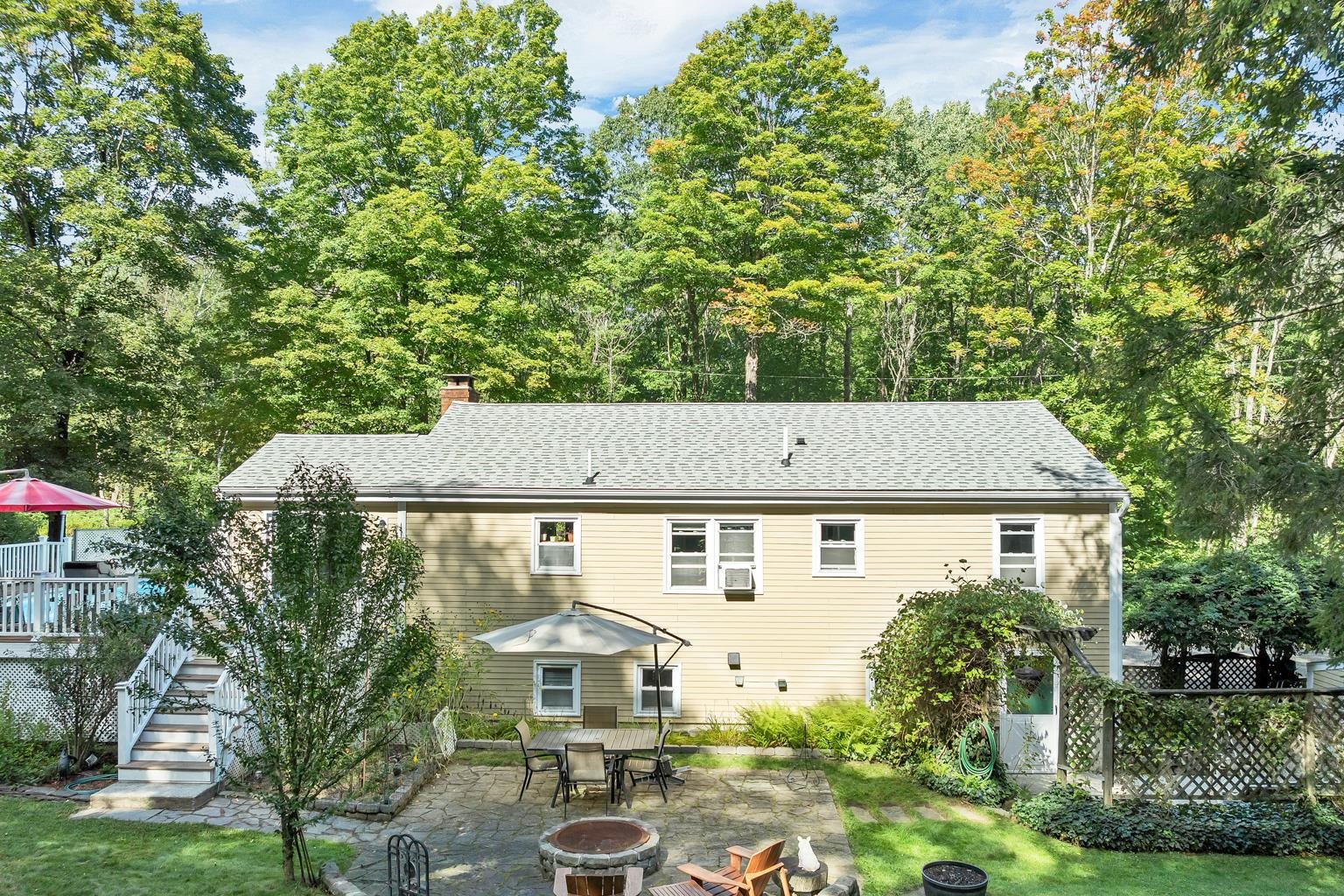 33 Gale Village Road, Newton, NH photo 5