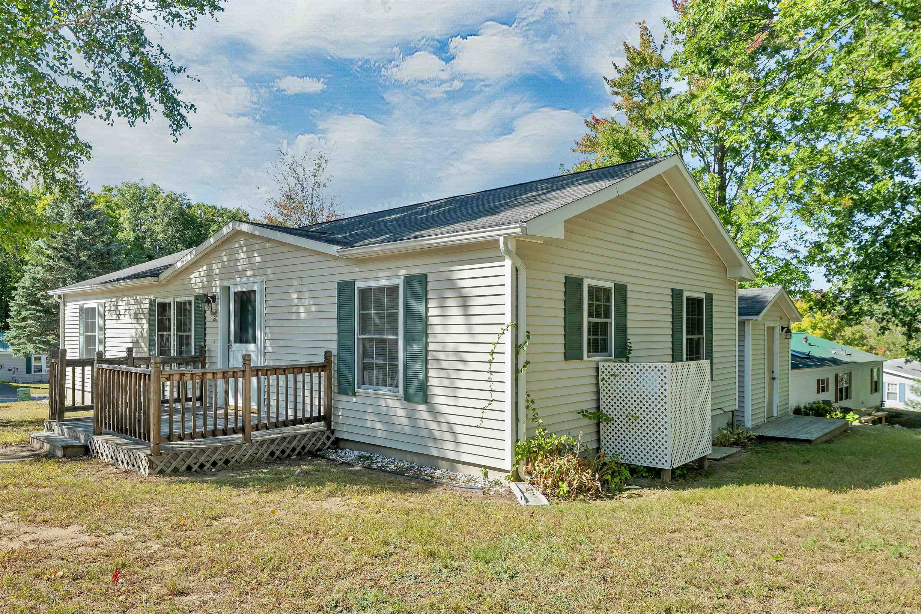 20 Coventry Court, Laconia, NH photo 2