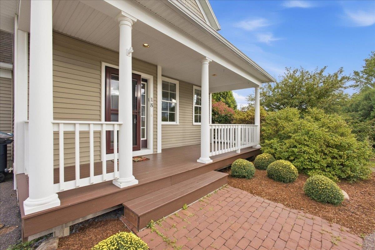 Photo 3 of Single family home for sale at 18 N Jefferson Rd, South Burlington, VT 05403 | MLS# 5110089 | Listing updated on 2026-09-18