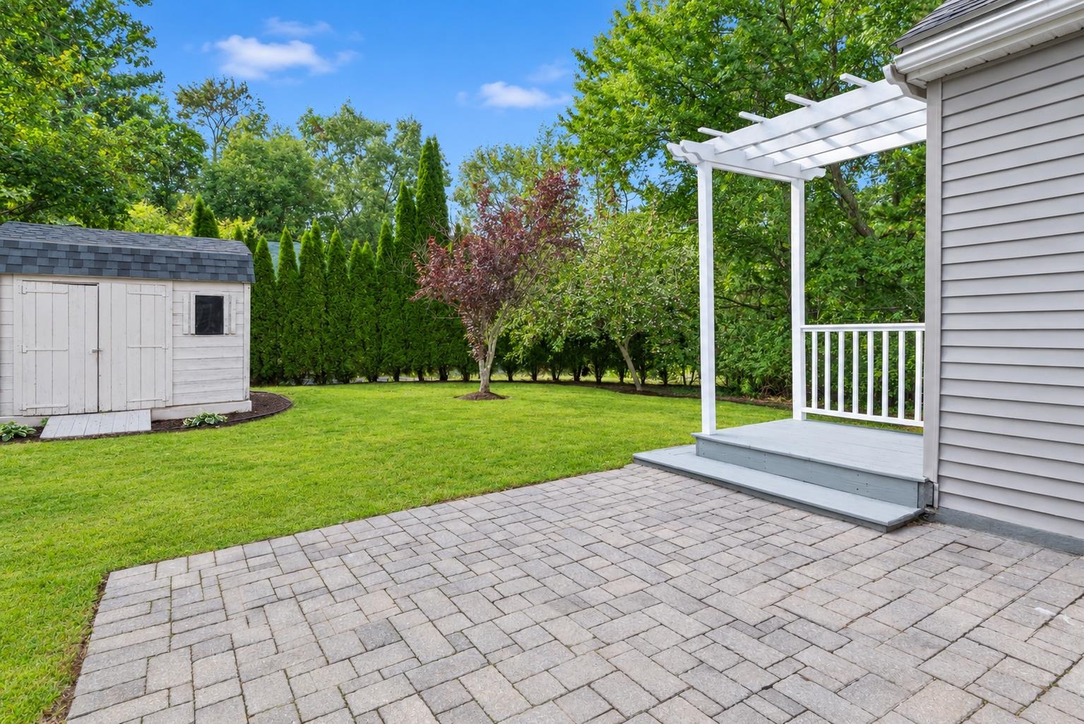 Photo 2 of Single family home for sale at 39 Hillside Ave, Derry, NH 03038 | MLS# 5110099 | Listing updated on 2026-09-19
