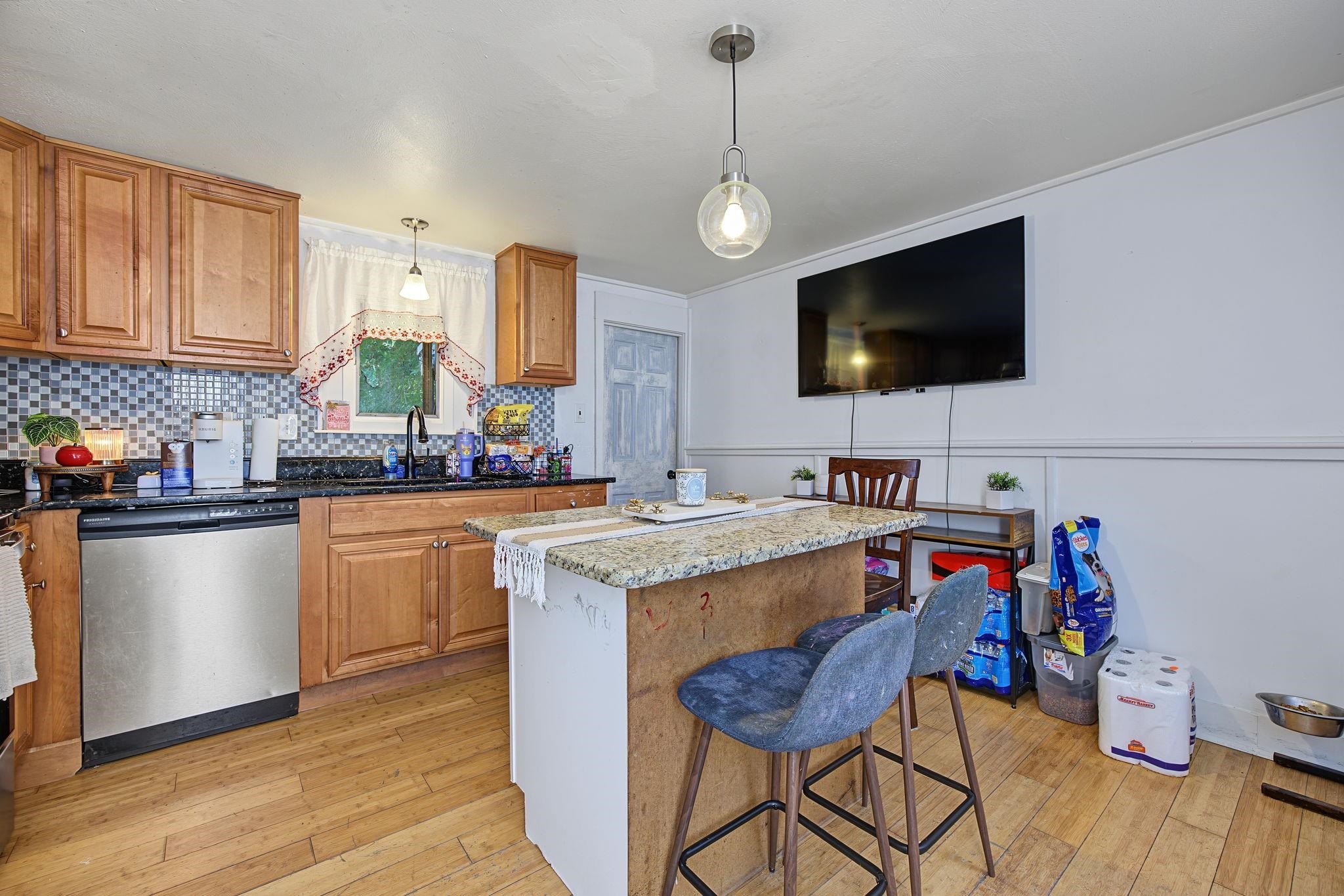 Photo 3 of Single family home for sale at 29 Ferry St, Allenstown, NH 03275 | MLS# 5110130 | Listing updated on 2026-09-16