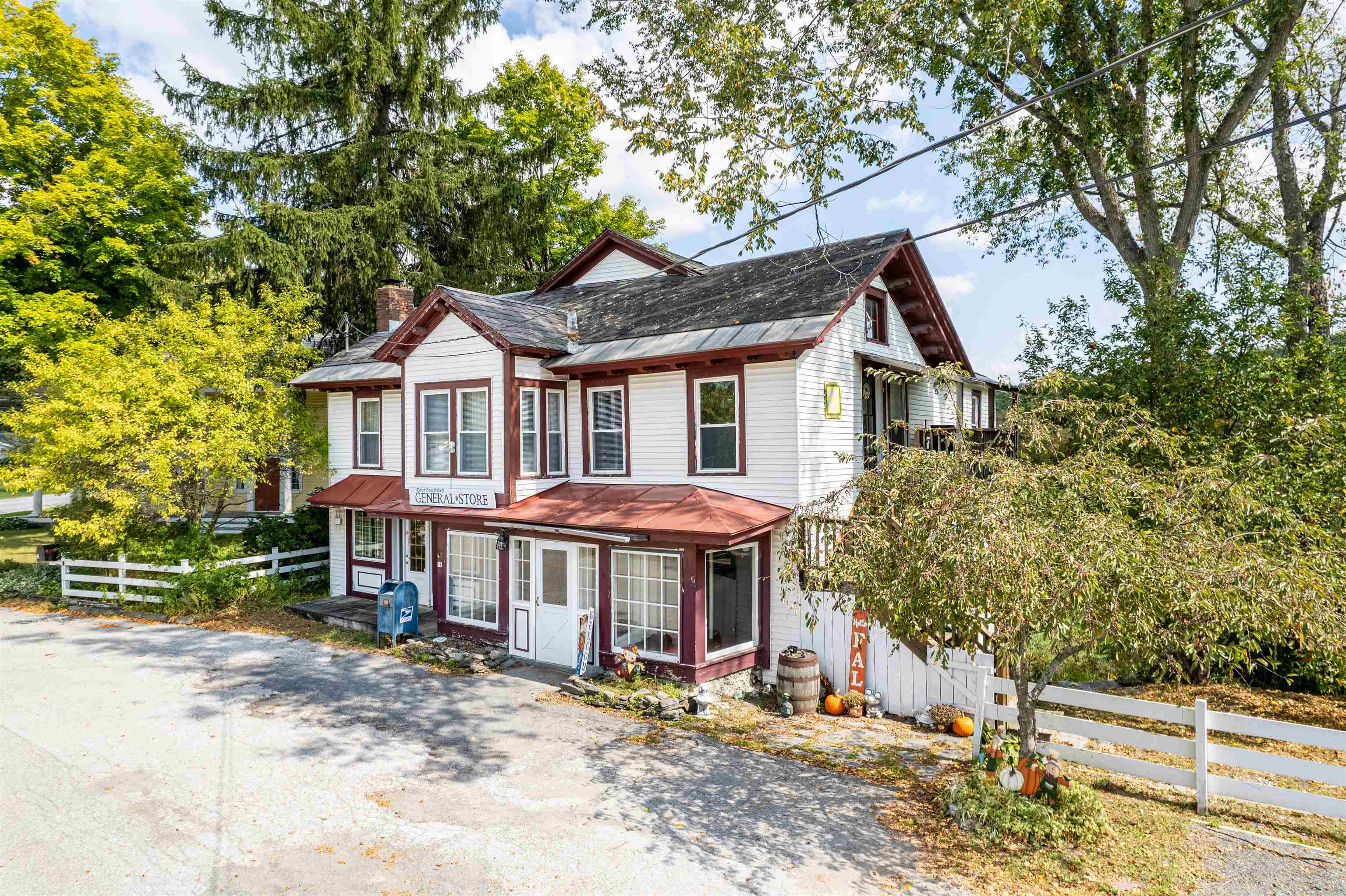 Photo 3 of Single family home for sale at 11 On The Green St, Poultney, VT 05764 | MLS# 5110167 | Listing updated on 2026-09-16