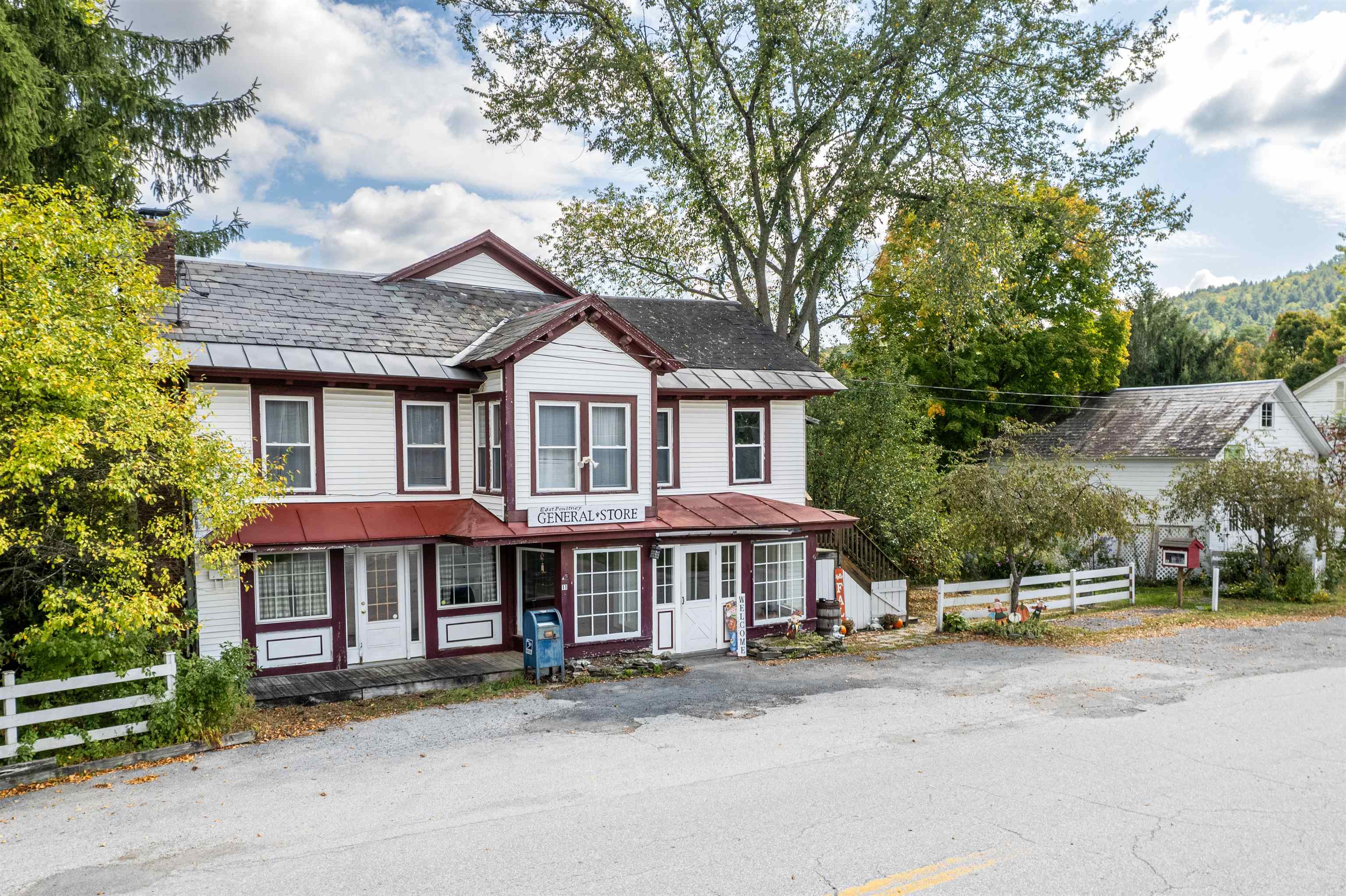 Photo 3 of Single family home for sale at 11 On The Green St, Poultney, VT 05764 | MLS# 5110167 | Listing updated on 2026-09-16