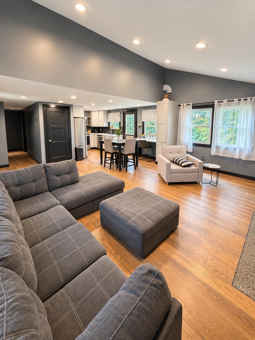 Photo 3 of Single family home for sale at 105 Oakwood Dr, South Burlington, VT 05403 | MLS# 5110178 | Listing updated on 2026-09-17