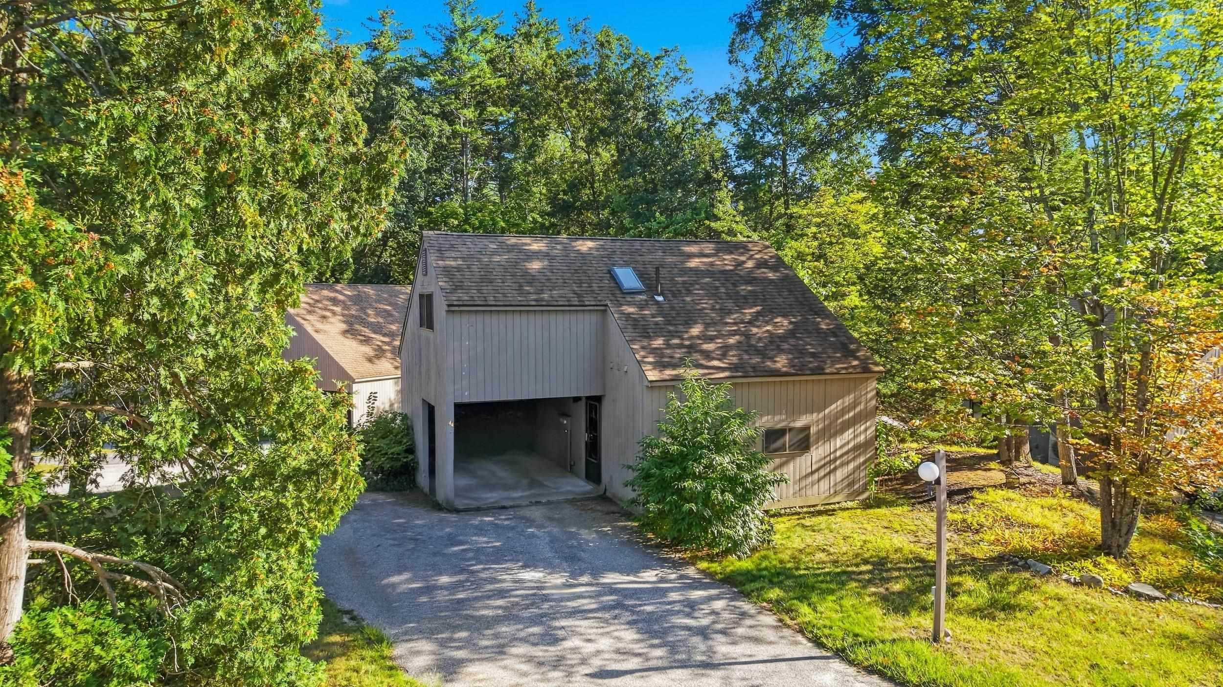 Photo 2 of Single family home for sale at 144 Coburn Woods Dr, Nashua, NH 03063 | MLS# 5110180 | Listing updated on 2026-09-17