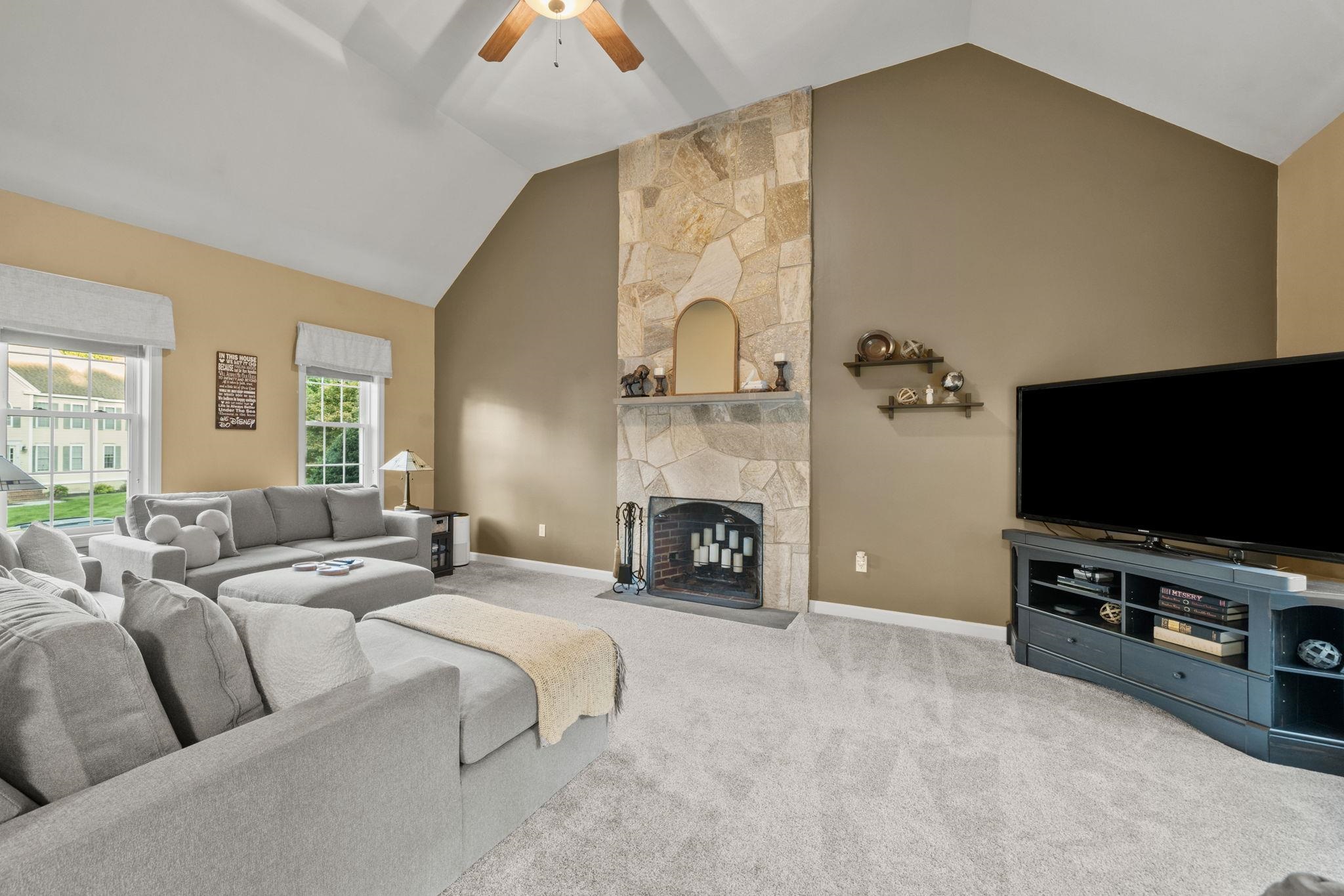 Photo 2 of Single family home for sale at 18 Quaker Ln, Seabrook, NH 03874 | MLS# 5110189 | Listing updated on 2026-09-17