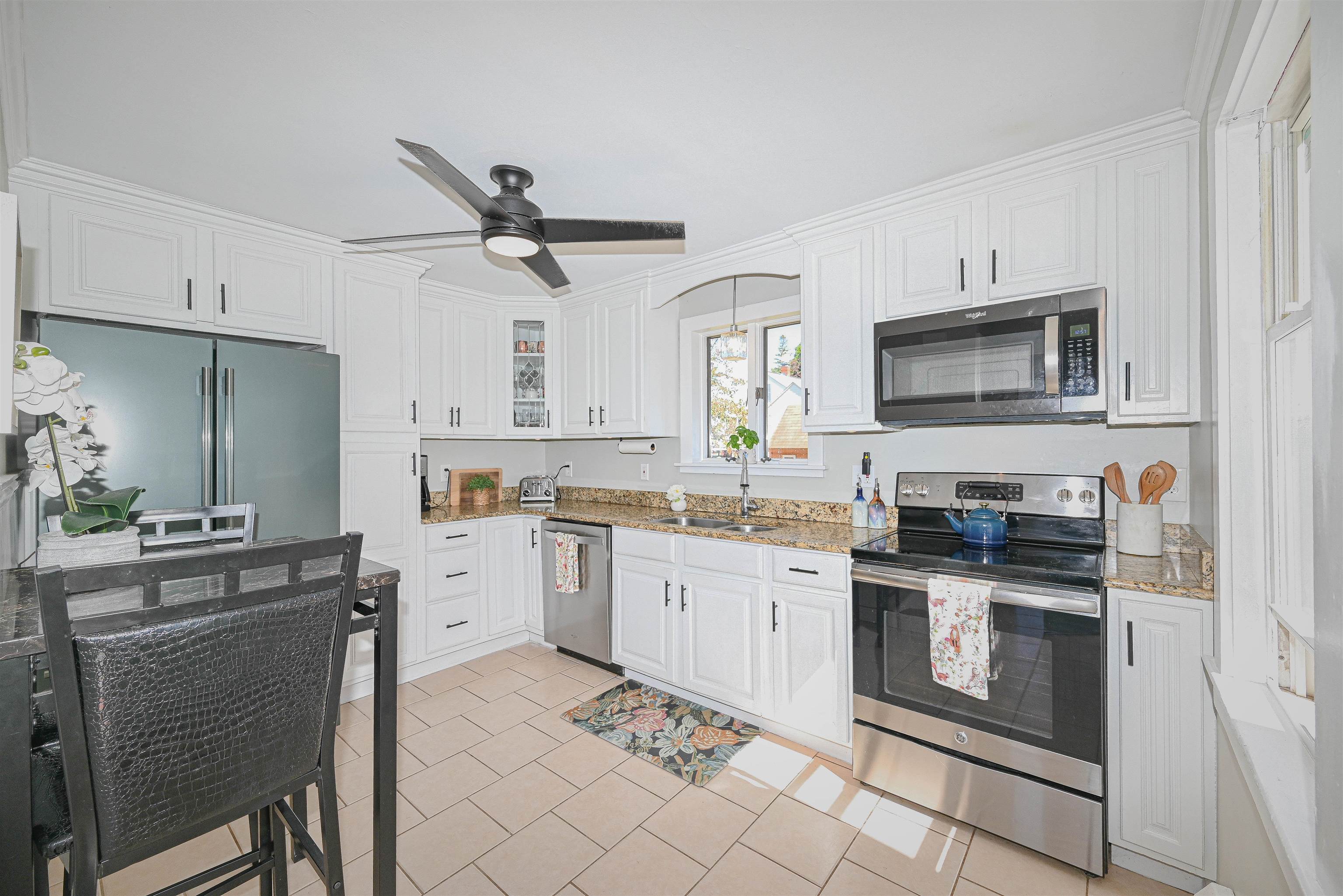 Photo 3 of Single family home for sale at 145 Knowlton St, Manchester, NH 03103 | MLS# 5110212 | Listing updated on 2026-09-18