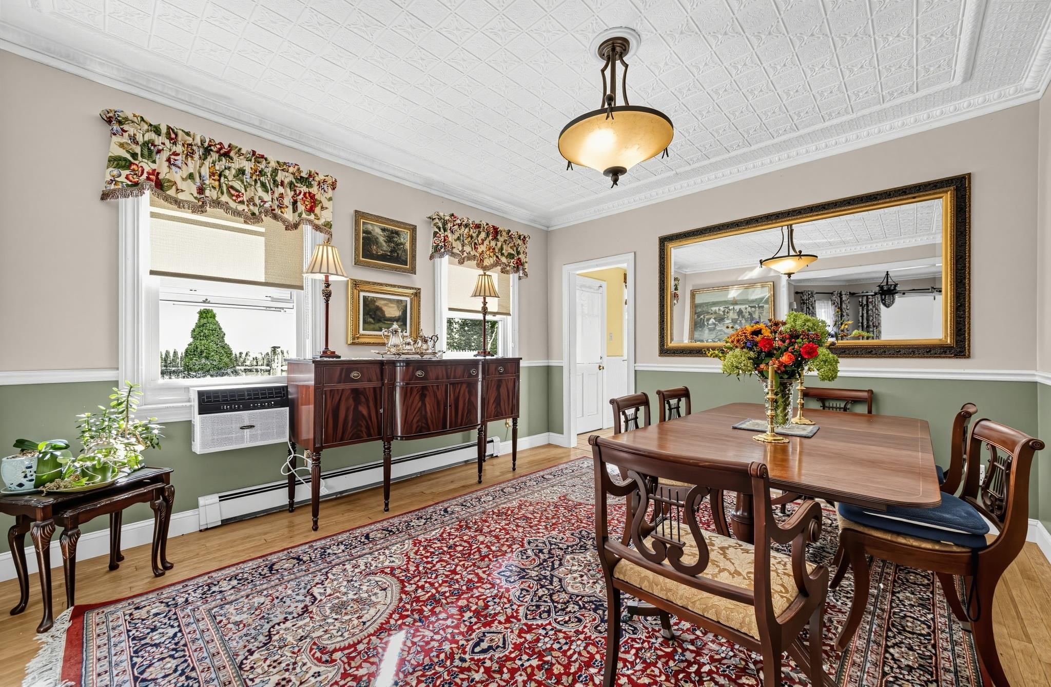 Photo 3 of Single family home for sale at 443 Laurel St, Manchester, NH 03103 | MLS# 5110214 | Listing updated on 2026-09-18