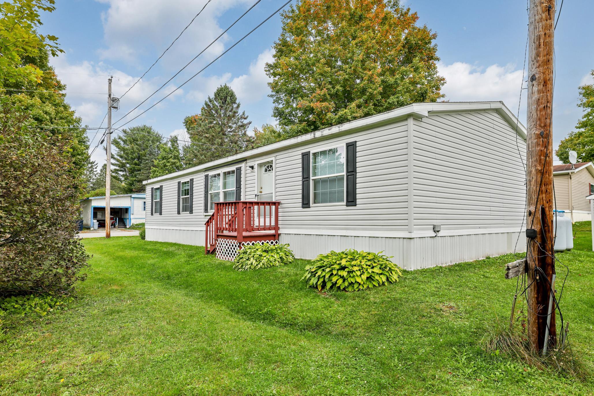 Photo 3 of Manufactured home for sale at 2477 Vt Route 105 Rd #D22, Derby, VT 05829 | MLS# 5110264 | Listing updated on 2026-09-23