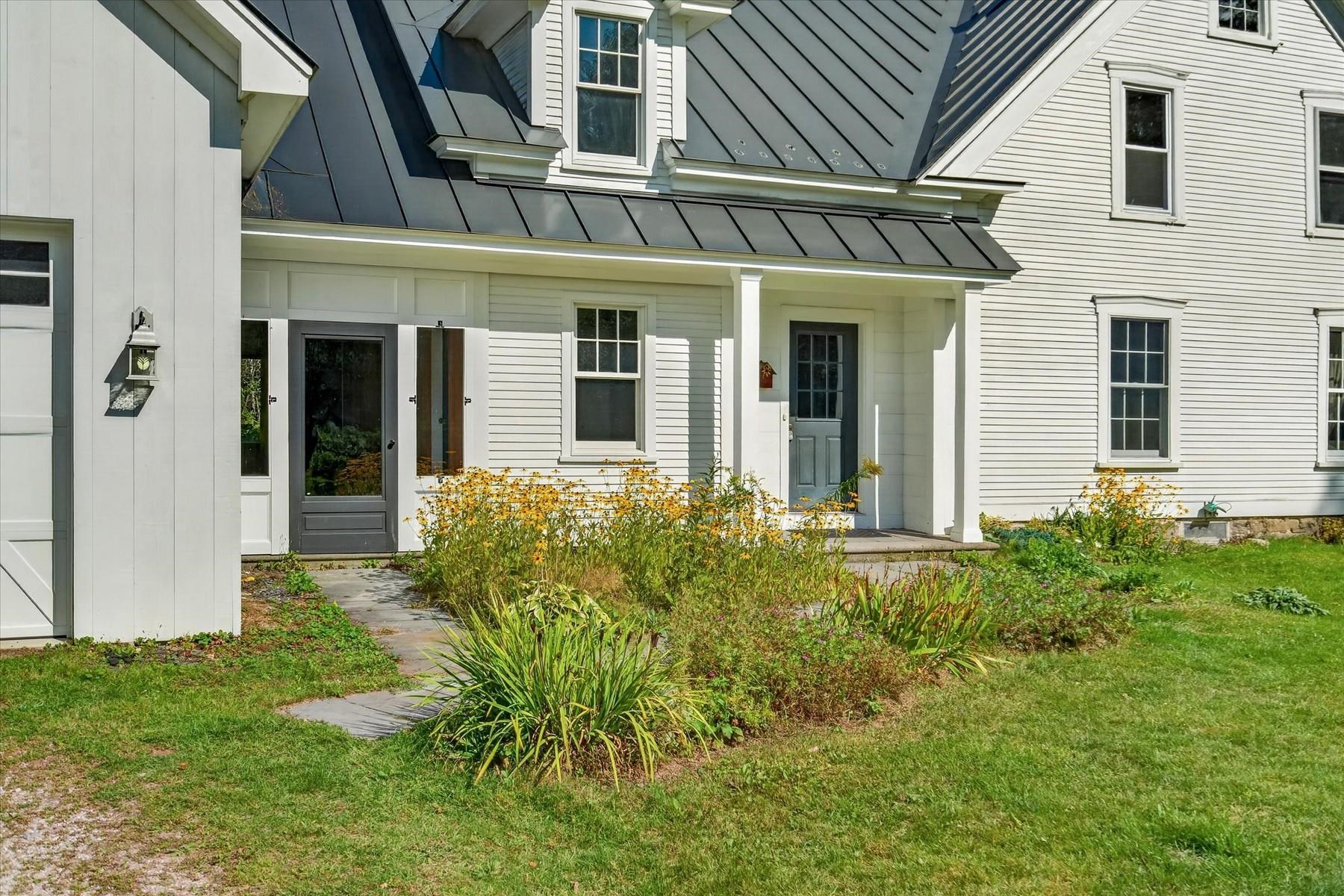 Photo 2 of Single family home for sale at 2011 Sangamon Rd, Pittsford, VT 05763 | MLS# 5110275 | Listing updated on 2026-09-18