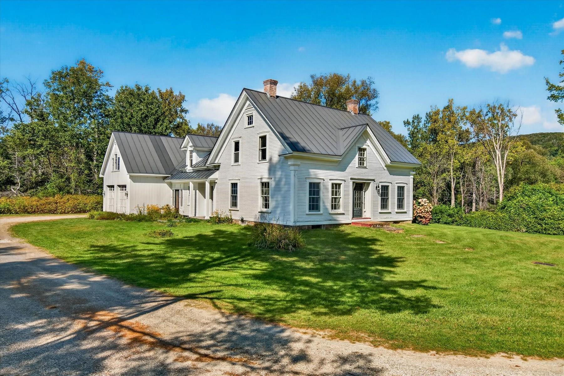Photo 3 of Single family home for sale at 2011 Sangamon Rd, Pittsford, VT 05763 | MLS# 5110275 | Listing updated on 2026-09-18