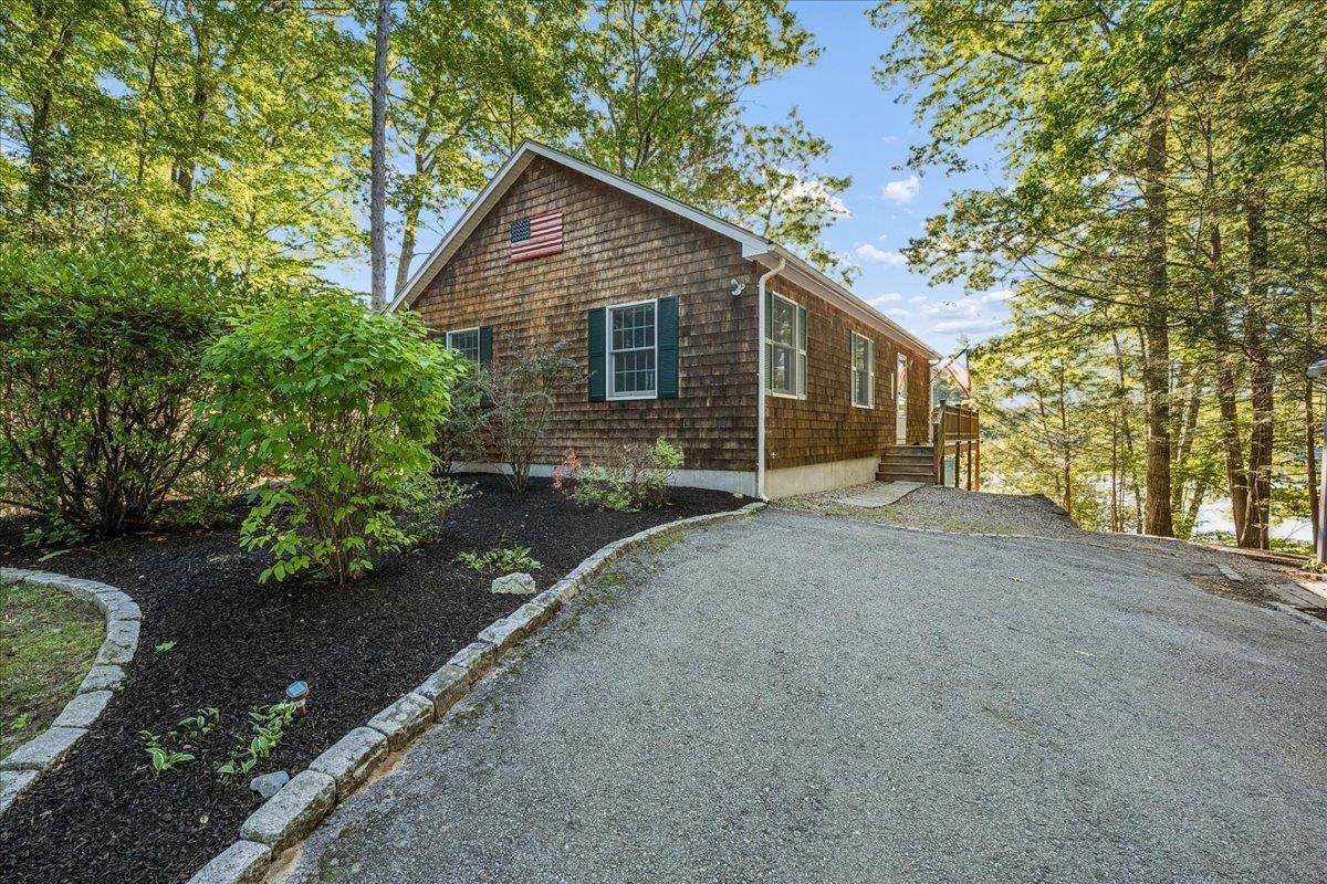 Photo 3 of Single family home for sale at 123 Kimball Dr, Moultonborough, NH 03254 | MLS# 5110286 | Listing updated on 2026-09-18