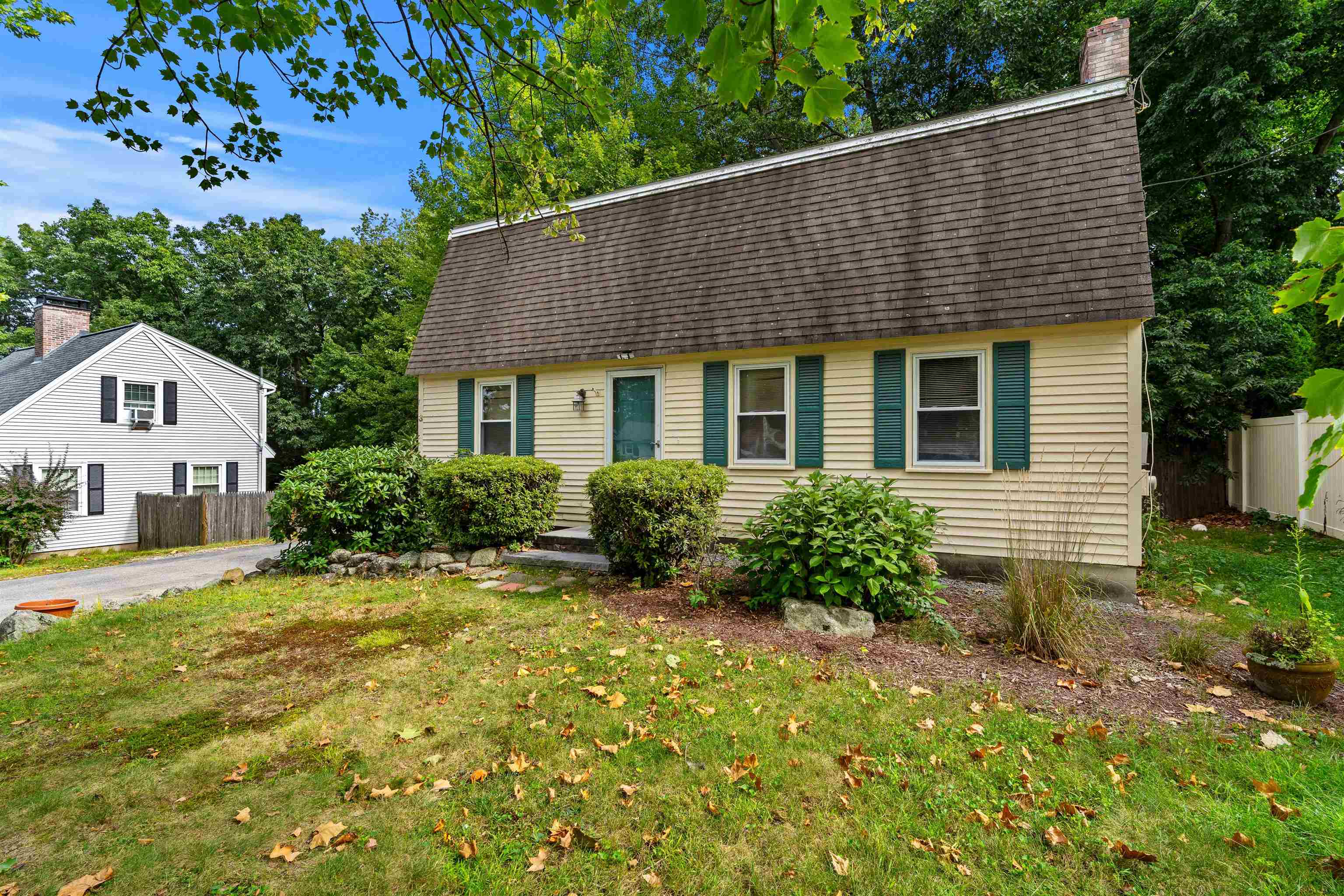 Photo 1 of Single family home for sale at 3 Betty Ln, Manchester, NH 03104 | MLS# 5110289 | Listing updated on 2026-09-18