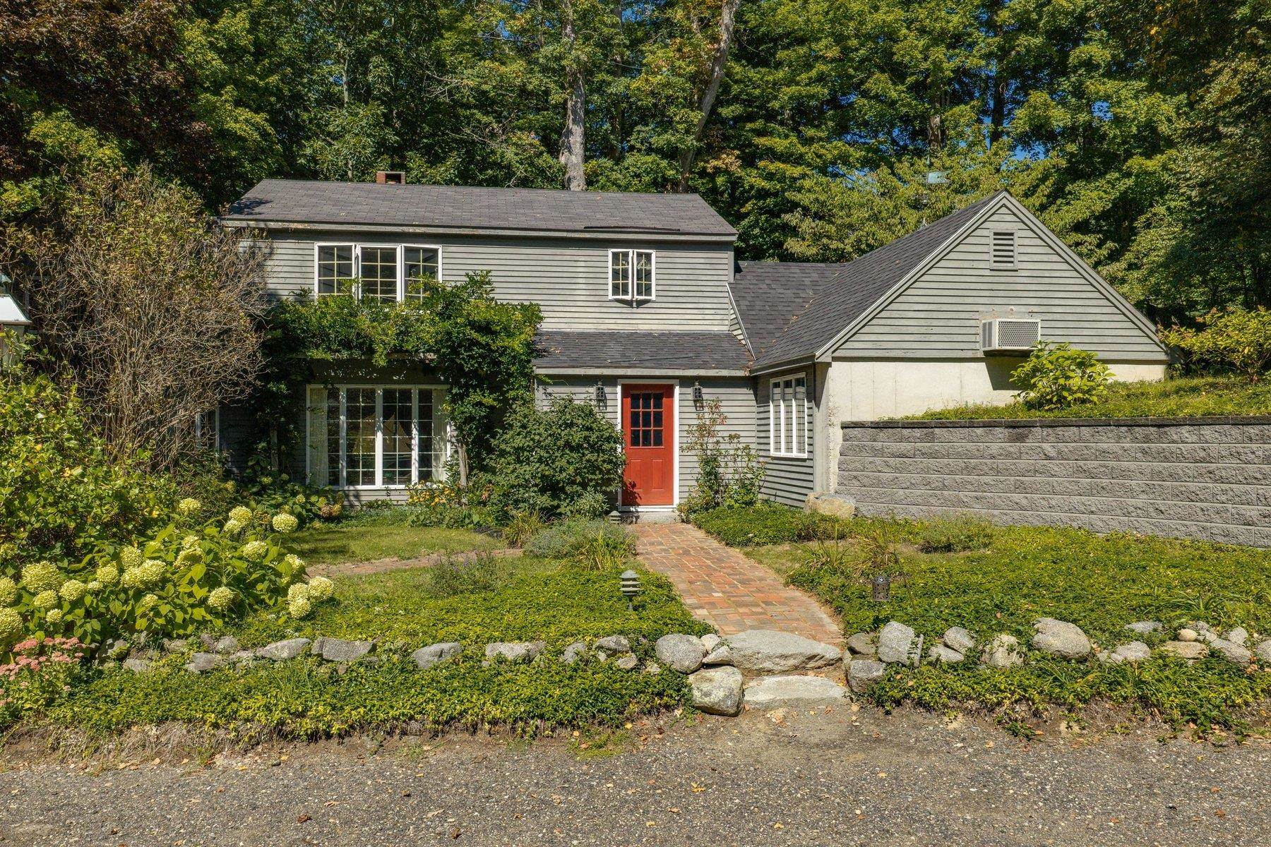 Photo 2 of Single family home for sale at 172 Packers Fls Rd, Durham, NH 03824 | MLS# 5110296 | Listing updated on 2026-09-18