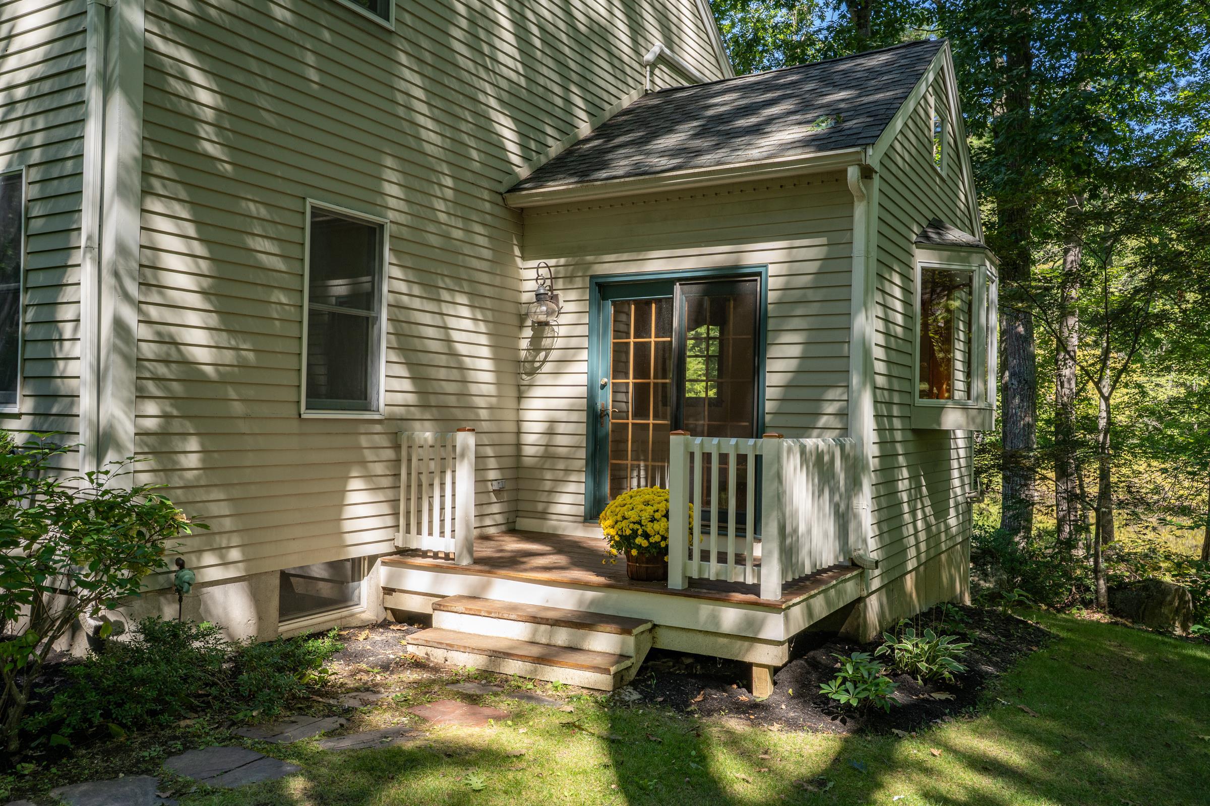 Photo 3 of Single family home for sale at 9 Millstream Dr, Exeter, NH 03833 | MLS# 5110307 | Listing updated on 2026-09-17