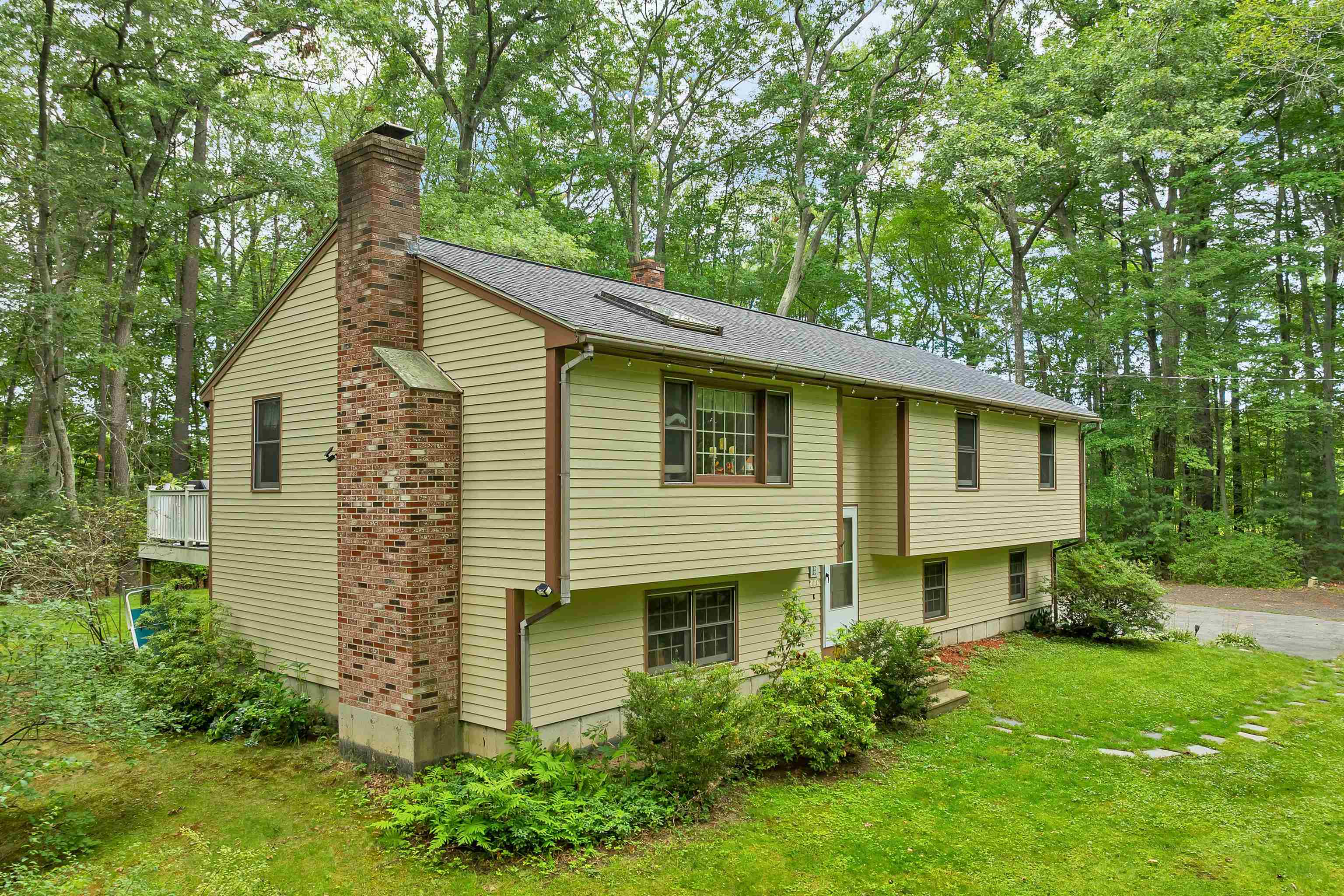 Photo 3 of Single family home for sale at 11 Dodge Rd, Hampton Falls, NH 03844 | MLS# 5110318 | Listing updated on 2026-09-17