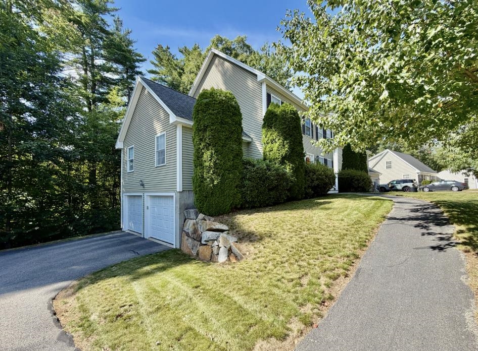 Photo 2 of Single family home for sale at 11 Hawthorne Cir, Somersworth, NH 03878 | MLS# 5110331 | Listing updated on 2026-09-17