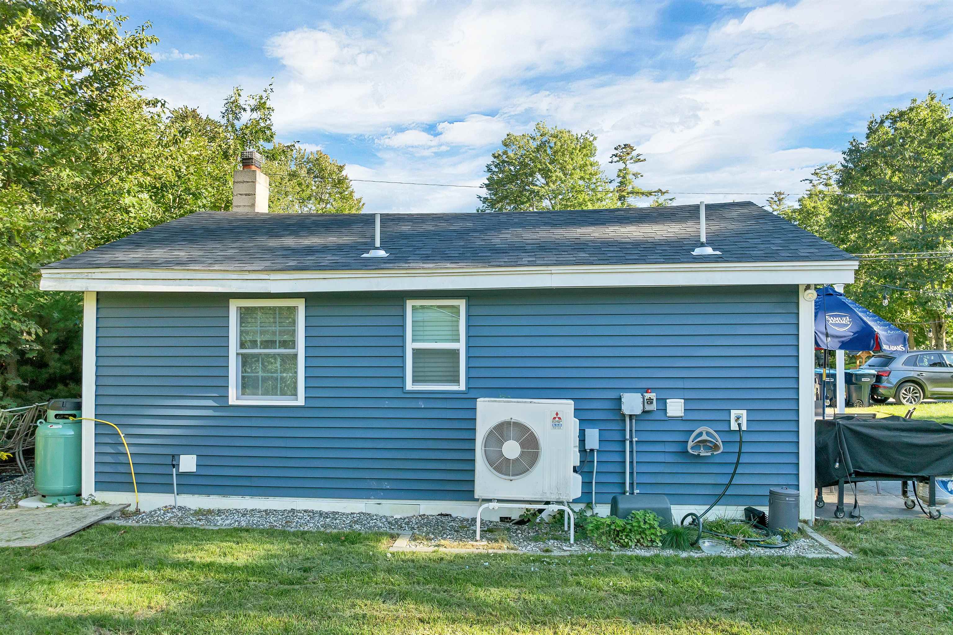 Photo 2 of Single family home for sale at 614 Collettes Grv Rd, Derry, NH 03038 | MLS# 5110352 | Listing updated on 2026-09-17