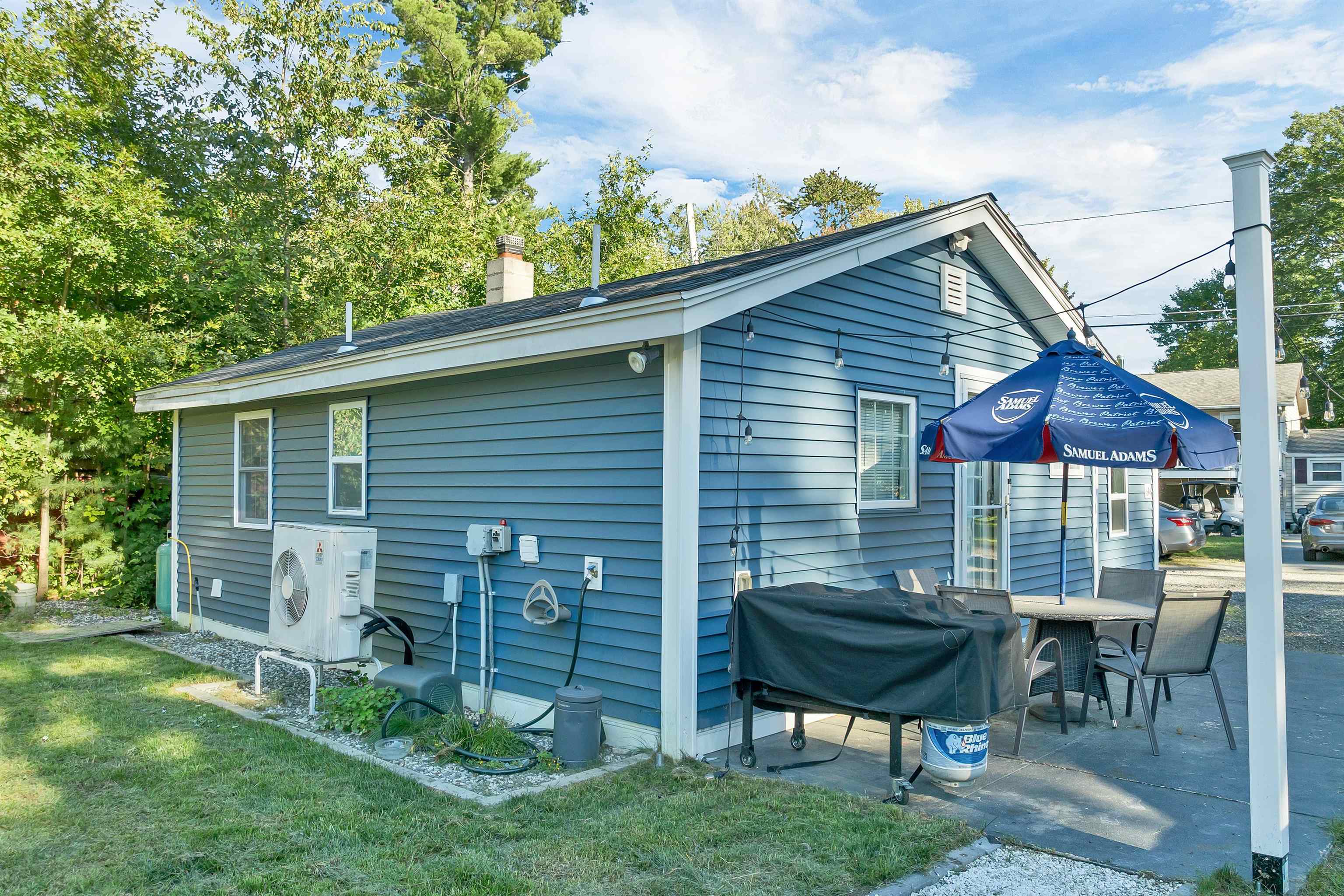 Photo 3 of Single family home for sale at 614 Collettes Grv Rd, Derry, NH 03038 | MLS# 5110352 | Listing updated on 2026-09-17
