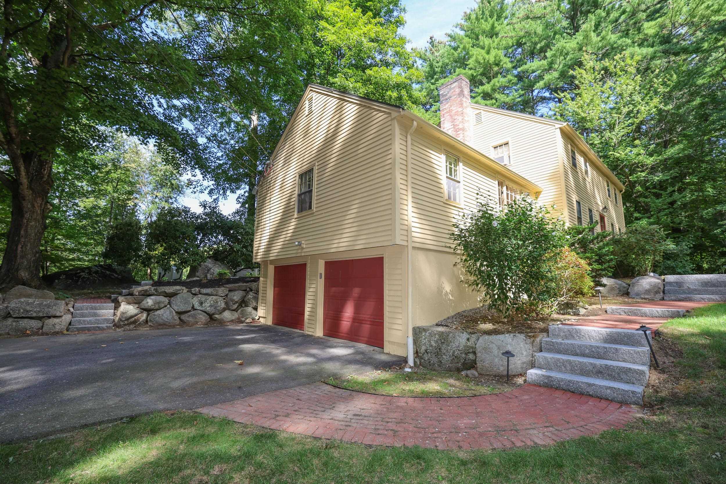 Photo 3 of Single family home for sale at 5 Runawit Rd, Exeter, NH 03833 | MLS# 5110354 | Listing updated on 2026-09-18