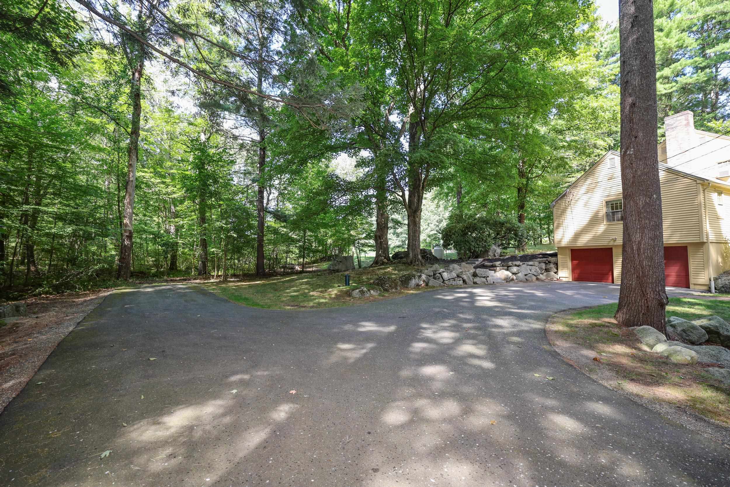 Photo 4 of Single family home for sale at 5 Runawit Rd, Exeter, NH 03833 | MLS# 5110354 | Listing updated on 2026-09-18