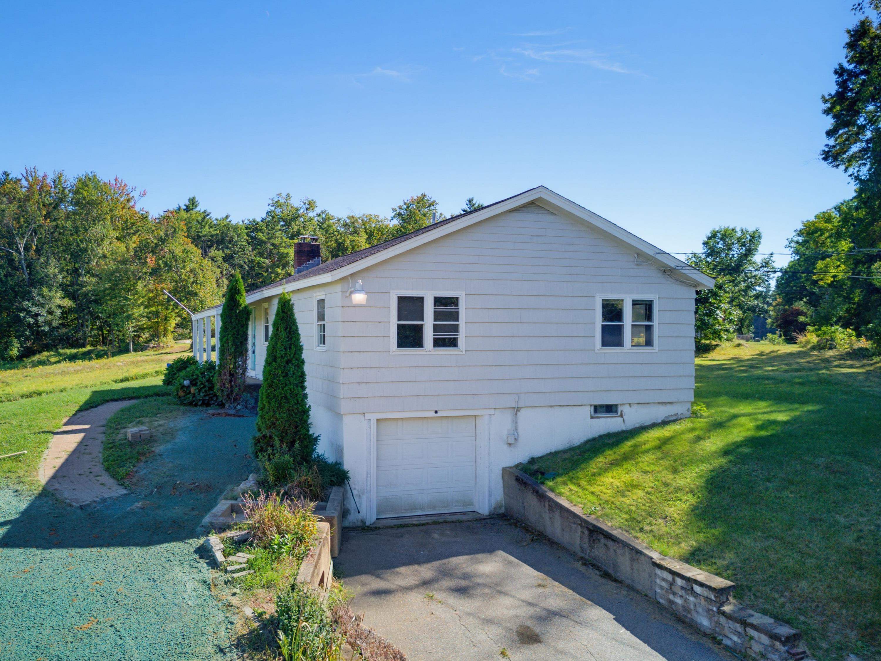 Photo 4 of Single family home for sale at 245 Buck St, Pembroke, NH 03275 | MLS# 5110361 | Listing updated on 2026-09-19