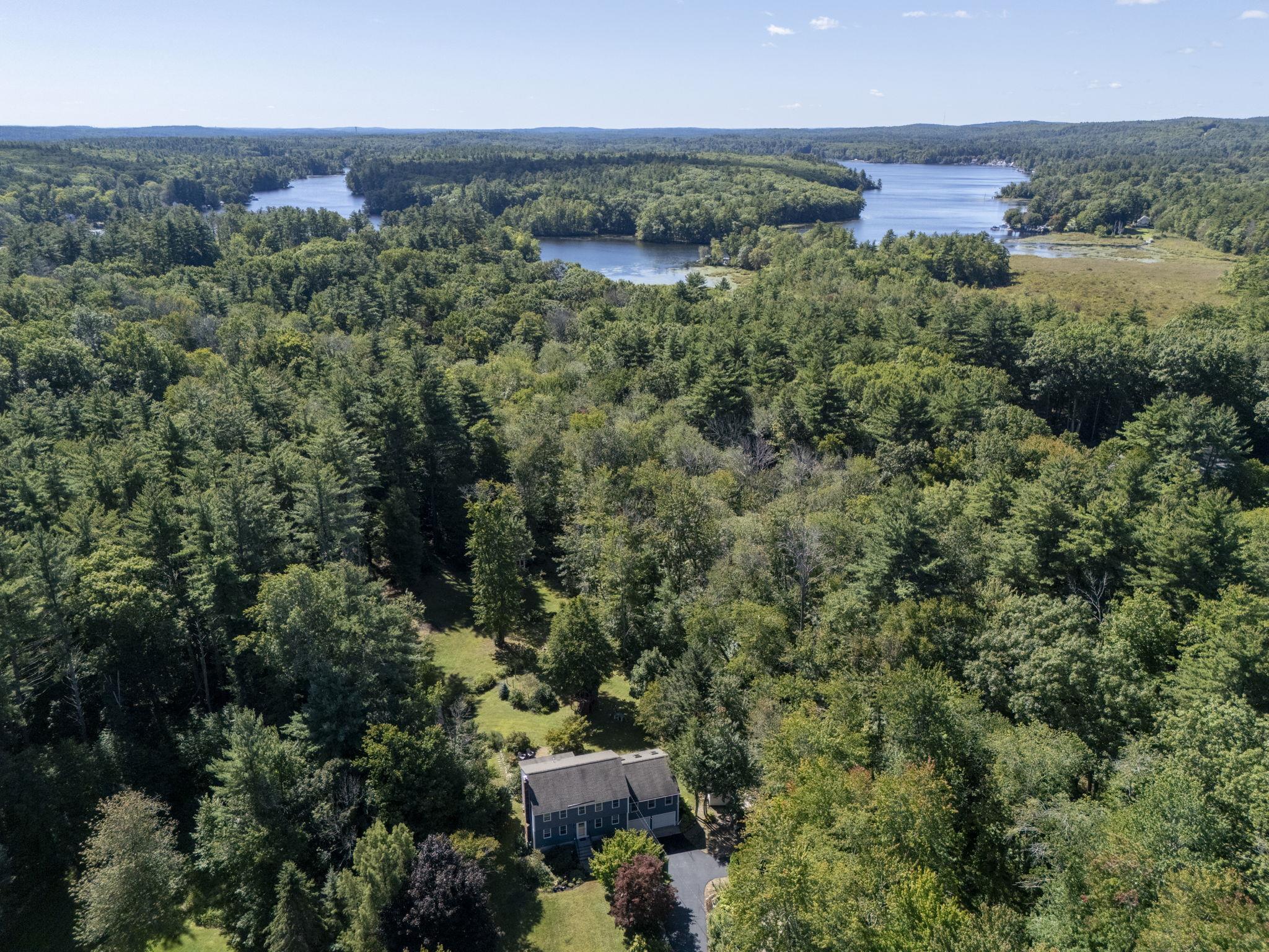 Photo 2 of Single family home for sale at 28 Longview Dr, Hampstead, NH 03841 | MLS# 5110366 | Listing updated on 2026-09-17