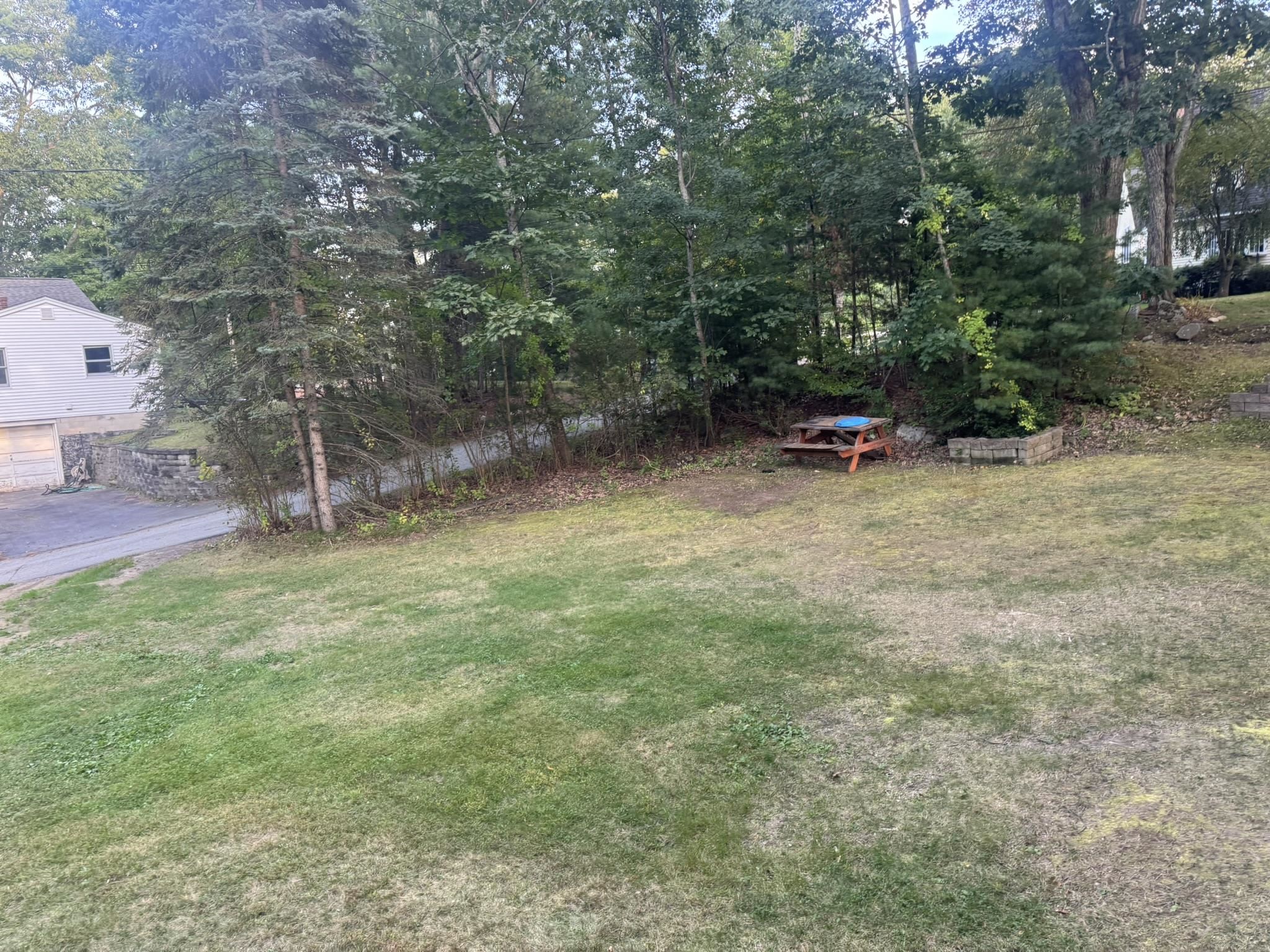Photo 4 of Single family home for sale at 6 Chase St, Salem, NH 03079 | MLS# 5110368 | Listing updated on 2026-09-18