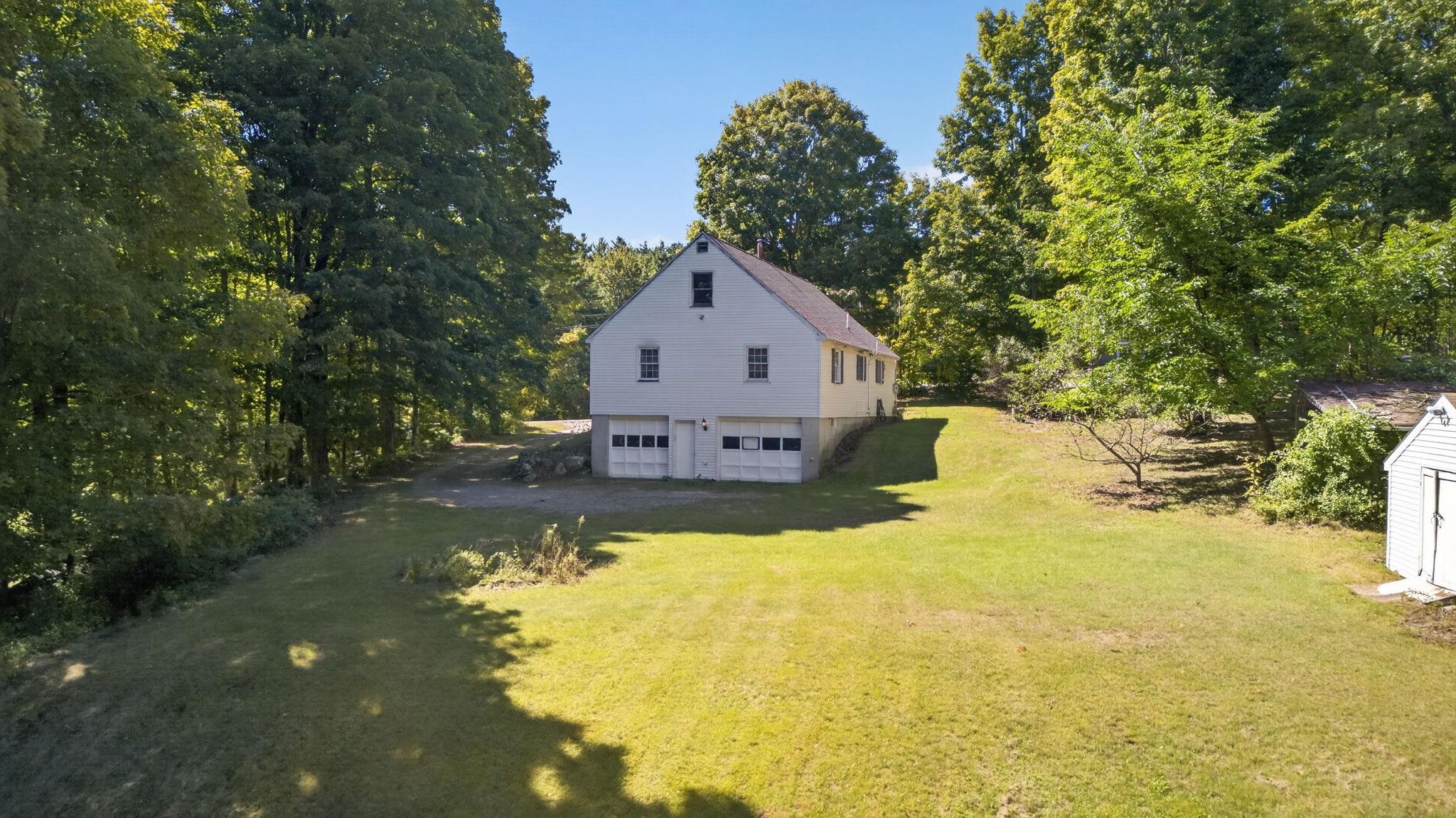 Photo 3 of Single family home for sale at 454 E Dunbarton Rd, Goffstown, NH 03045 | MLS# 5110369 | Listing updated on 2026-09-17