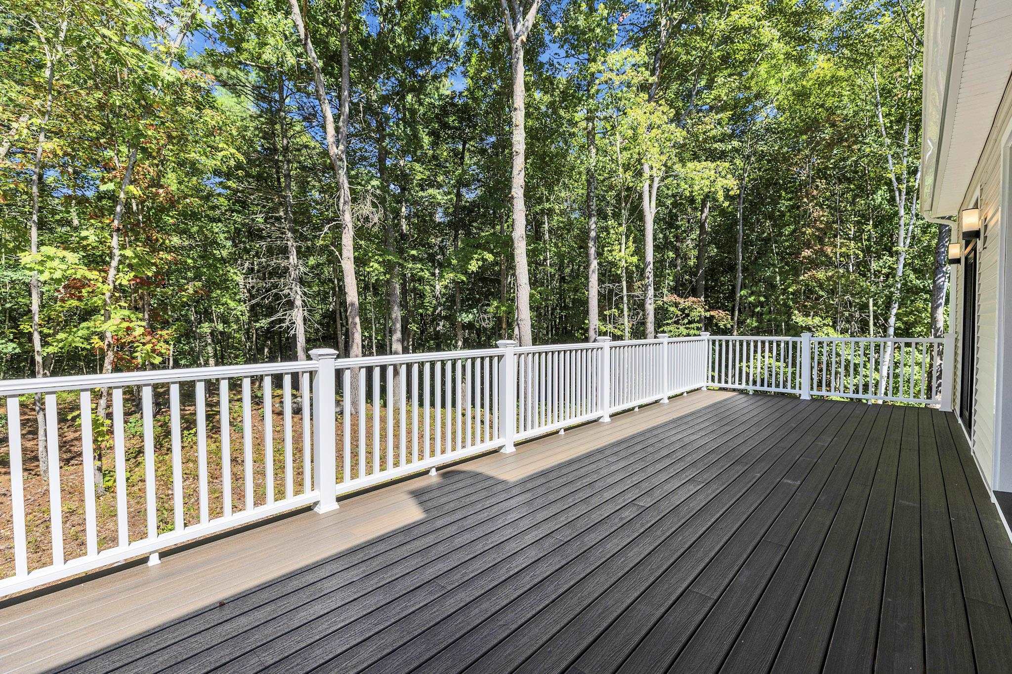 Photo 3 of Single family home for sale at 16 Overlook Cir, Auburn, NH 03032 | MLS# 5110370 | Listing updated on 2026-09-17