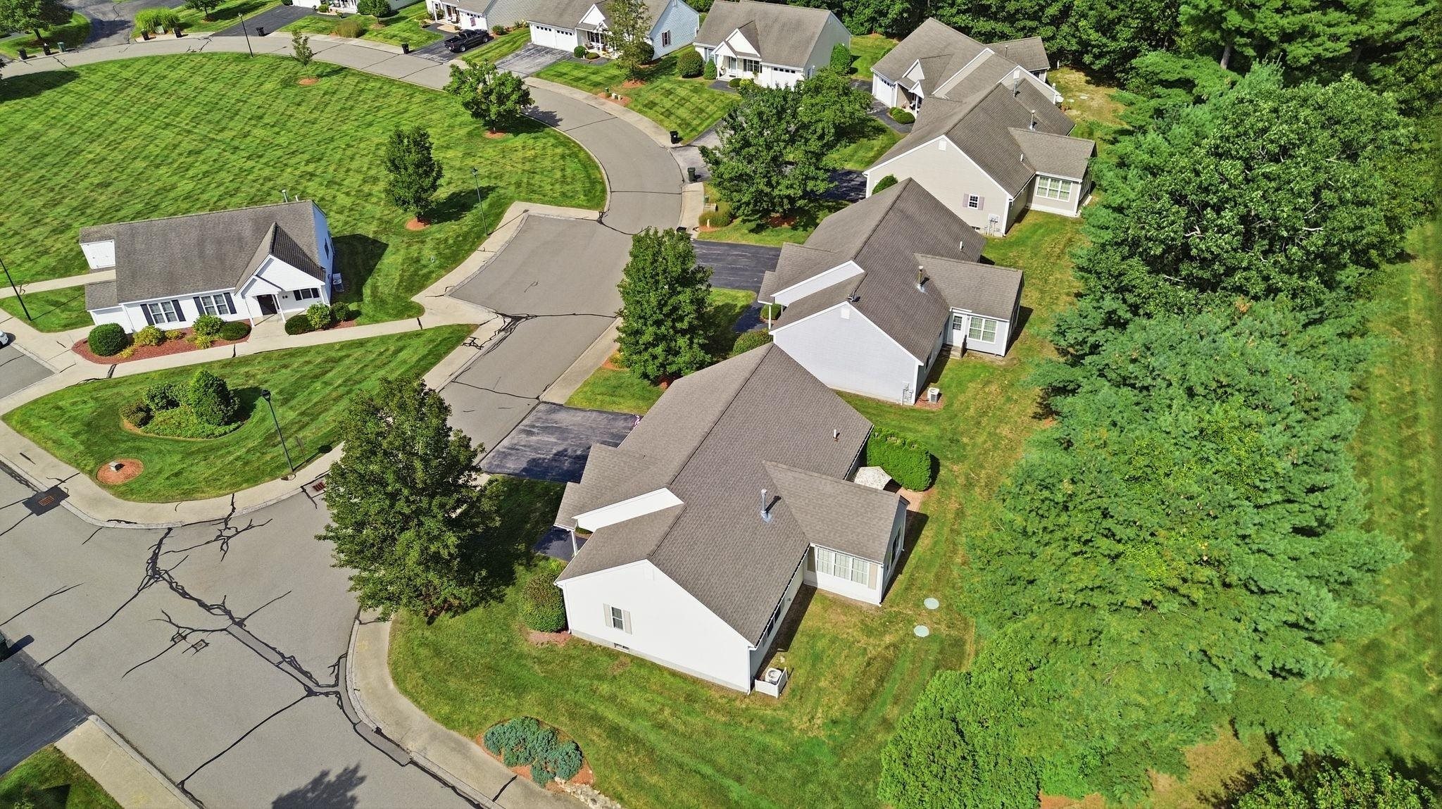 Photo 4 of Condo for sale at 1 Fernwood Dr #1, Litchfield, NH 03052 | MLS# 5110382 | Listing updated on 2026-09-19