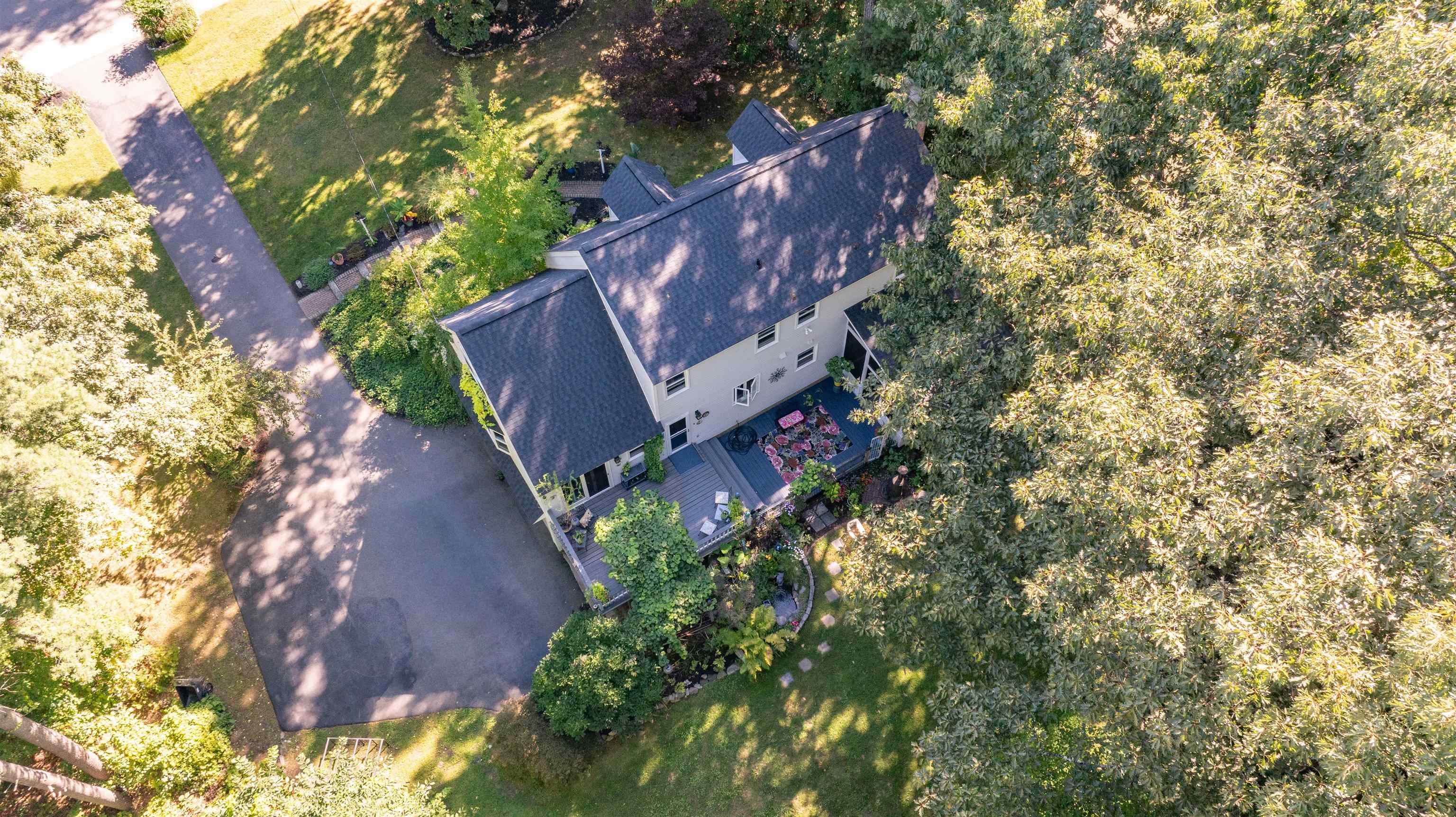 Photo 2 of Single family home for sale at 16 Teloian Dr, Hudson, NH 03051 | MLS# 5110384 | Listing updated on 2026-09-17