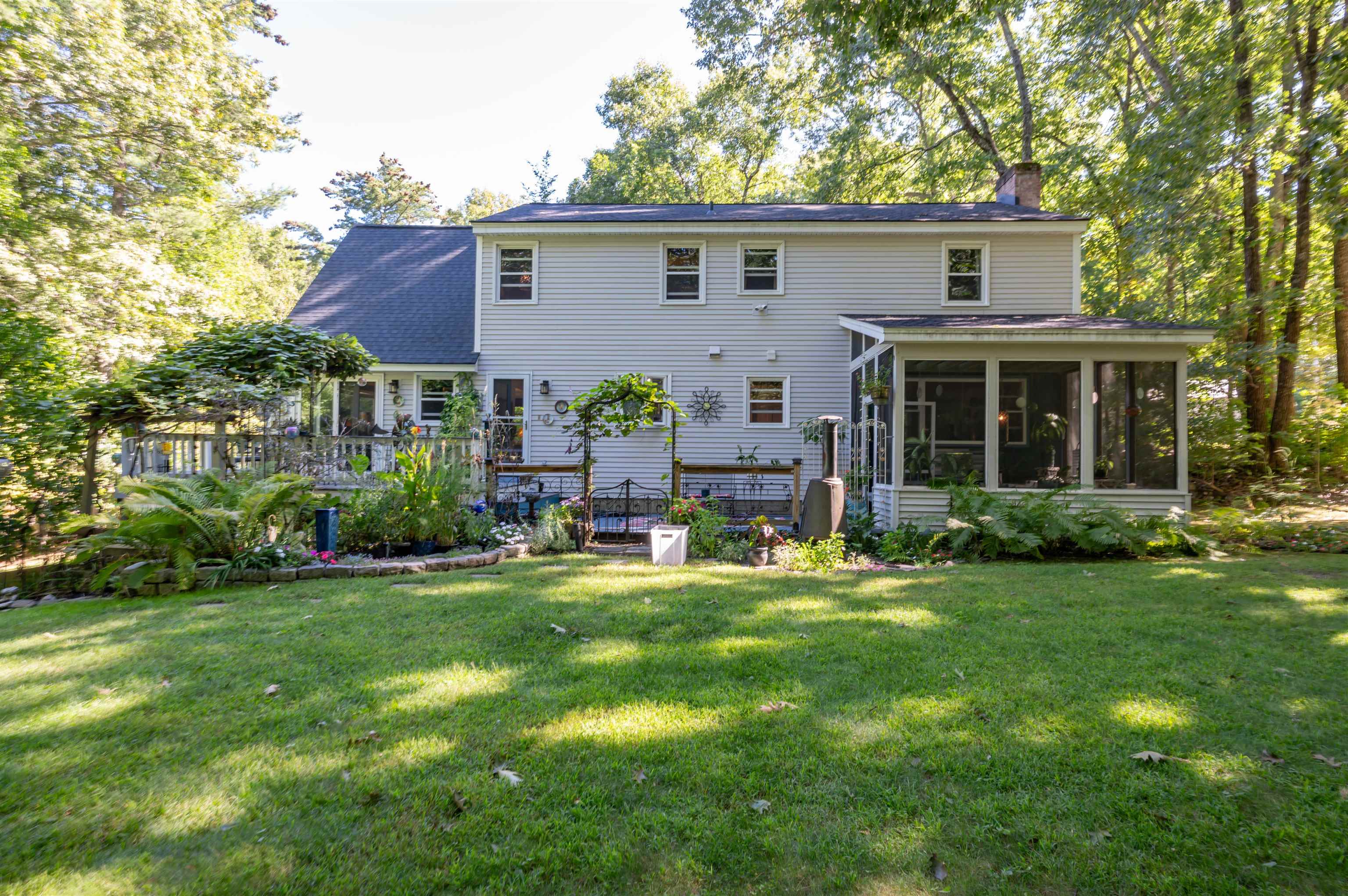 Photo 3 of Single family home for sale at 16 Teloian Dr, Hudson, NH 03051 | MLS# 5110384 | Listing updated on 2026-09-17