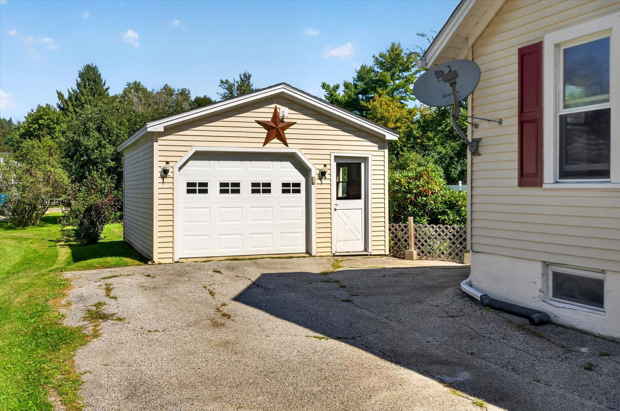 Photo 3 of Single family home for sale at 13 Vernon St, Rutland, VT 05701 | MLS# 5110390 | Listing updated on 2026-09-17
