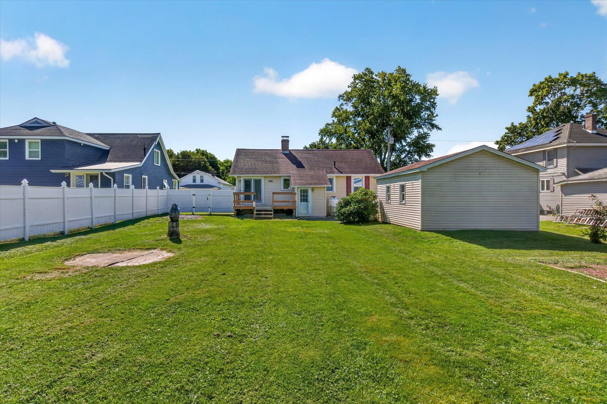 Photo 4 of Single family home for sale at 13 Vernon St, Rutland, VT 05701 | MLS# 5110390 | Listing updated on 2026-09-17