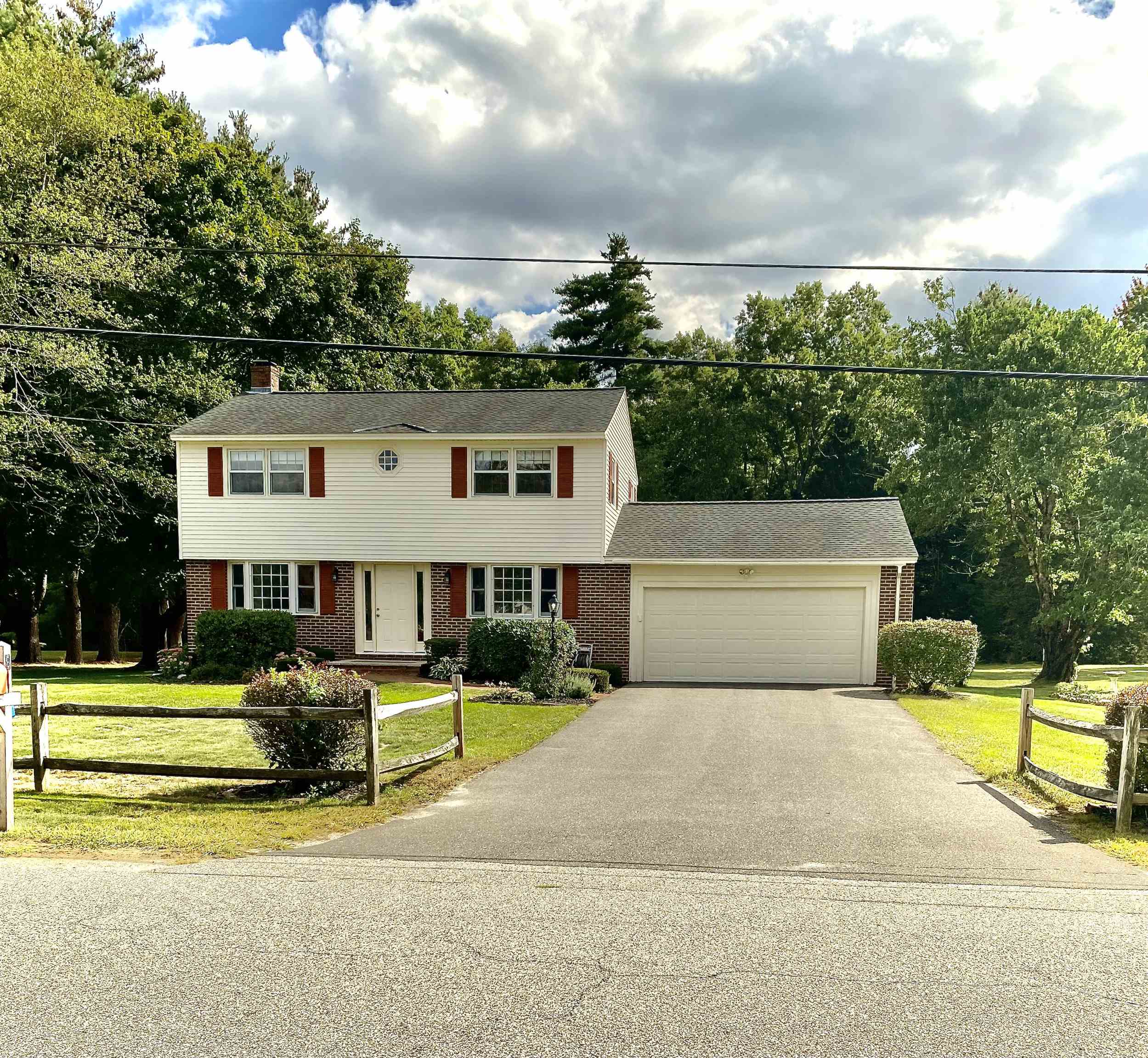 Photo 2 of Single family home for sale at 8 Southgate Dr, Bedford, NH 03110 | MLS# 5110395 | Listing updated on 2026-09-17