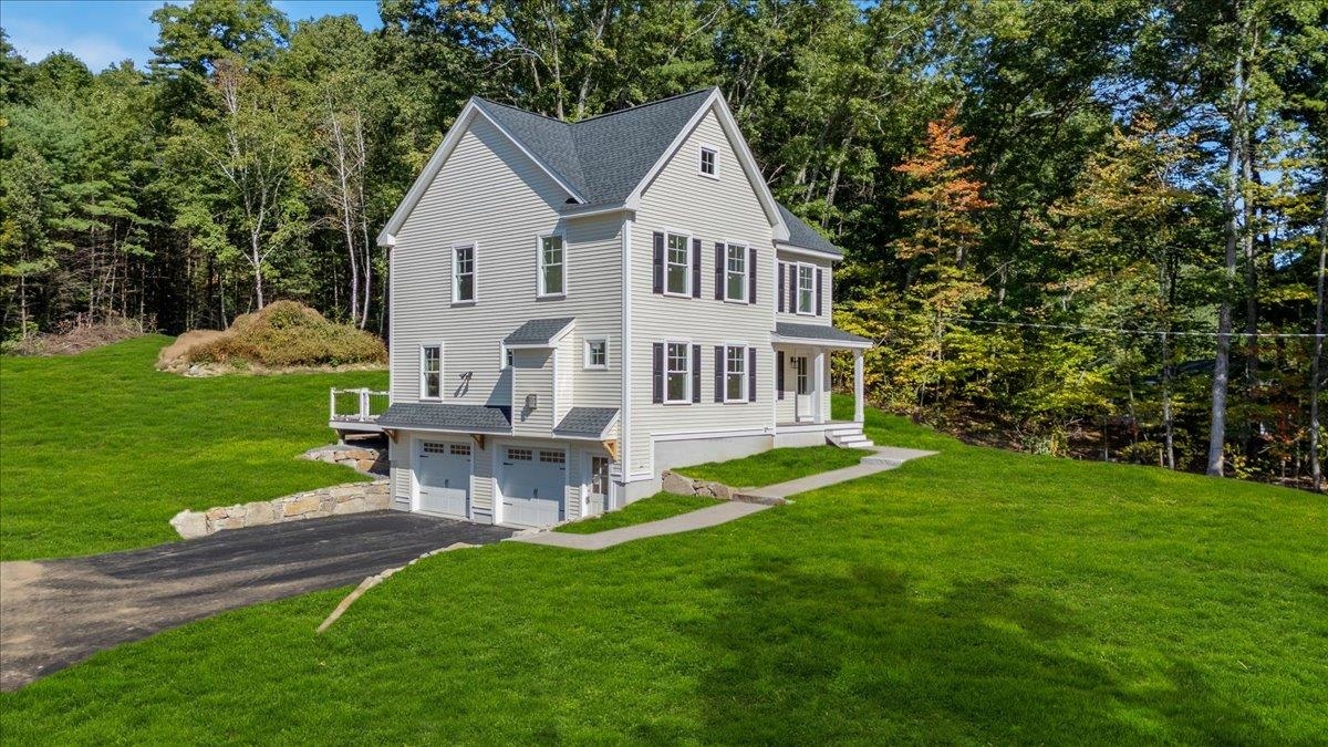 Photo 2 of Single family home for sale at 189 No Main St, Salem, NH 03079 | MLS# 5110401 | Listing updated on 2026-09-18