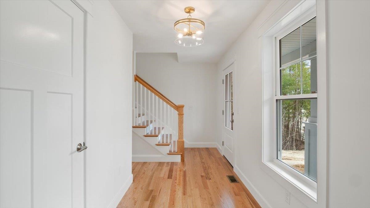 Photo 4 of Single family home for sale at 189 No Main St, Salem, NH 03079 | MLS# 5110401 | Listing updated on 2026-09-18