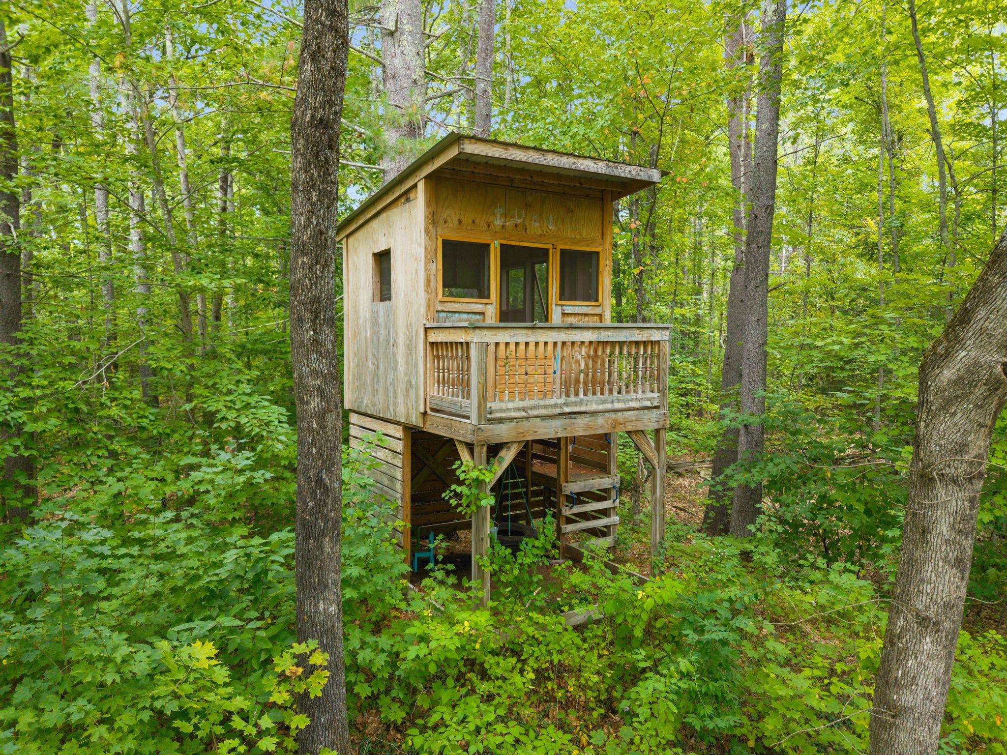 Photo 2 of Single family home for sale at 11 N Line Rd, Wolfeboro, NH 03894 | MLS# 5110423 | Listing updated on 2026-09-18